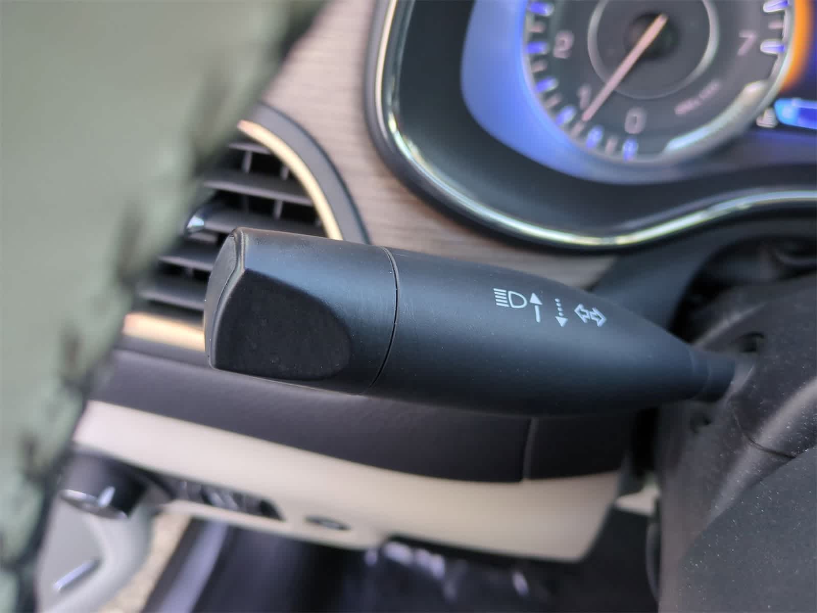 Thumbnail: 2015 Chrysler 200 - 26