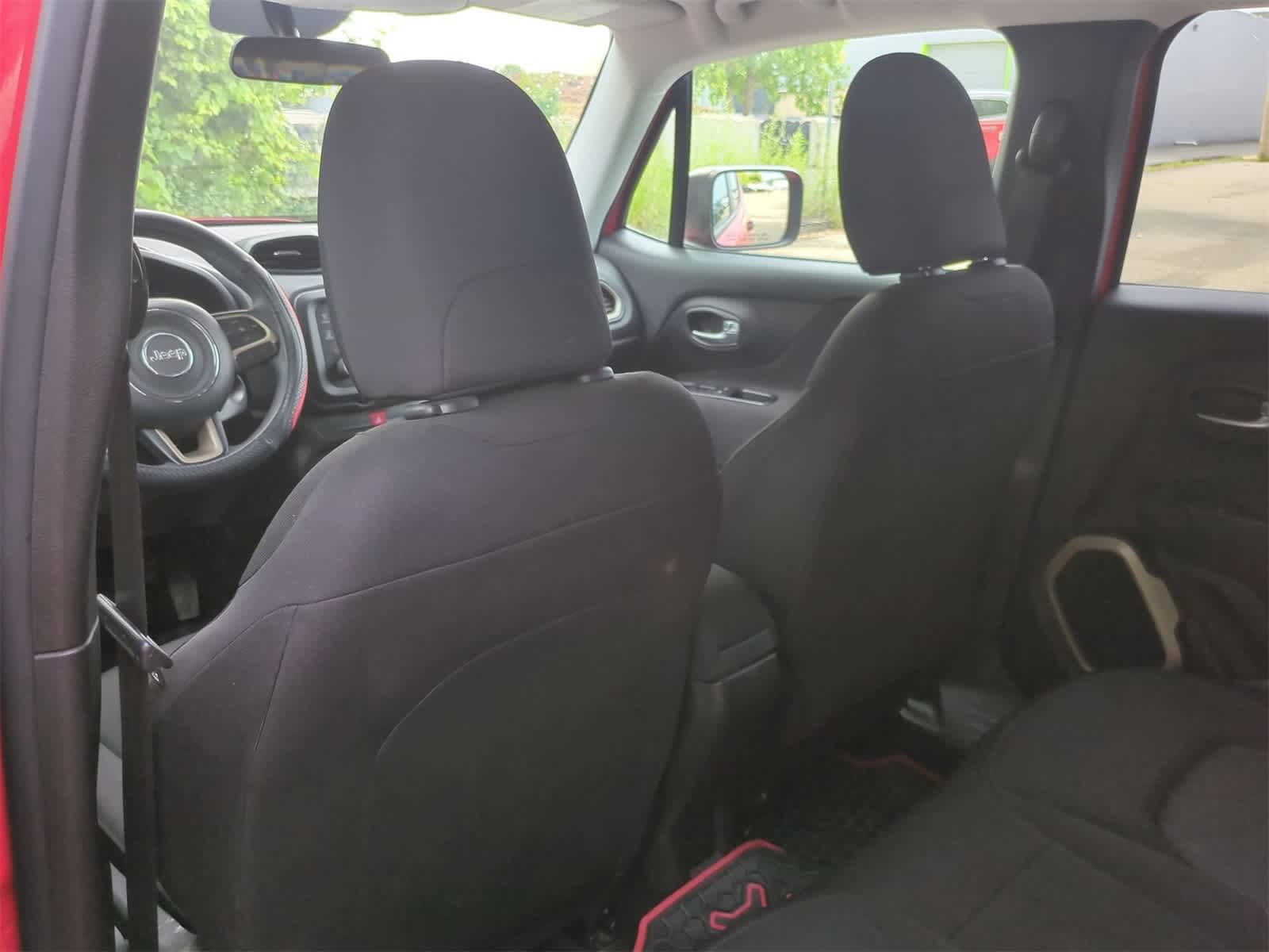 Thumbnail: 2017 Jeep Renegade - 16