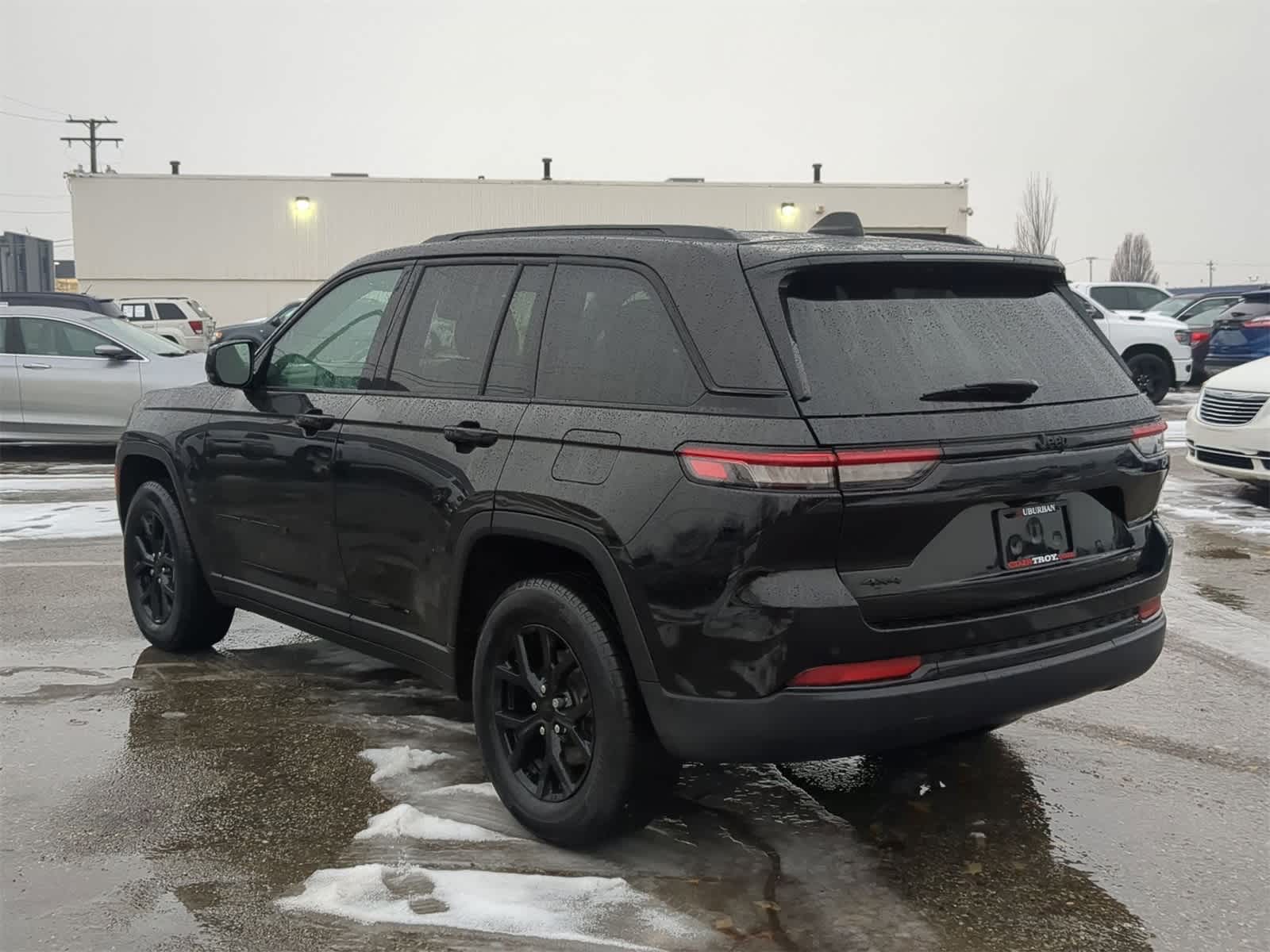 Thumbnail: 2024 Jeep Grand Cherokee - 12