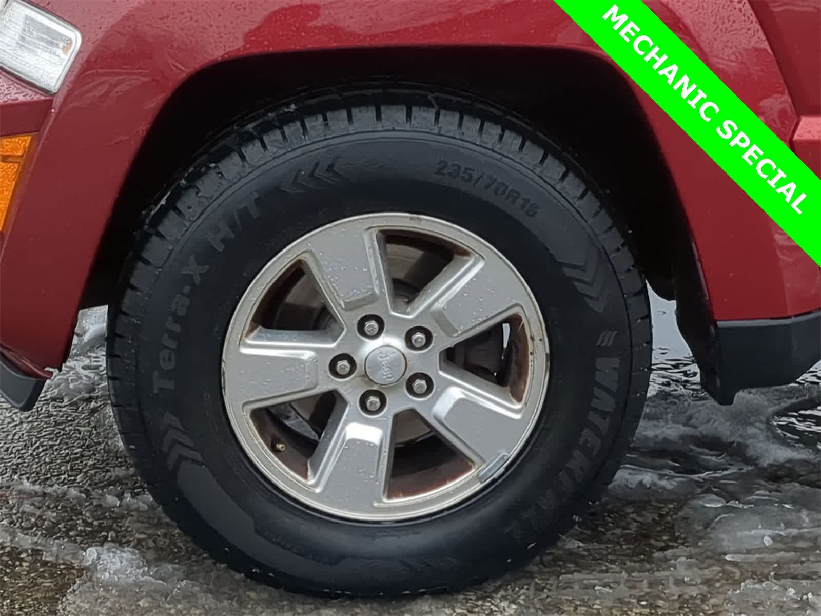 Thumbnail: 2010 Jeep Liberty - 21