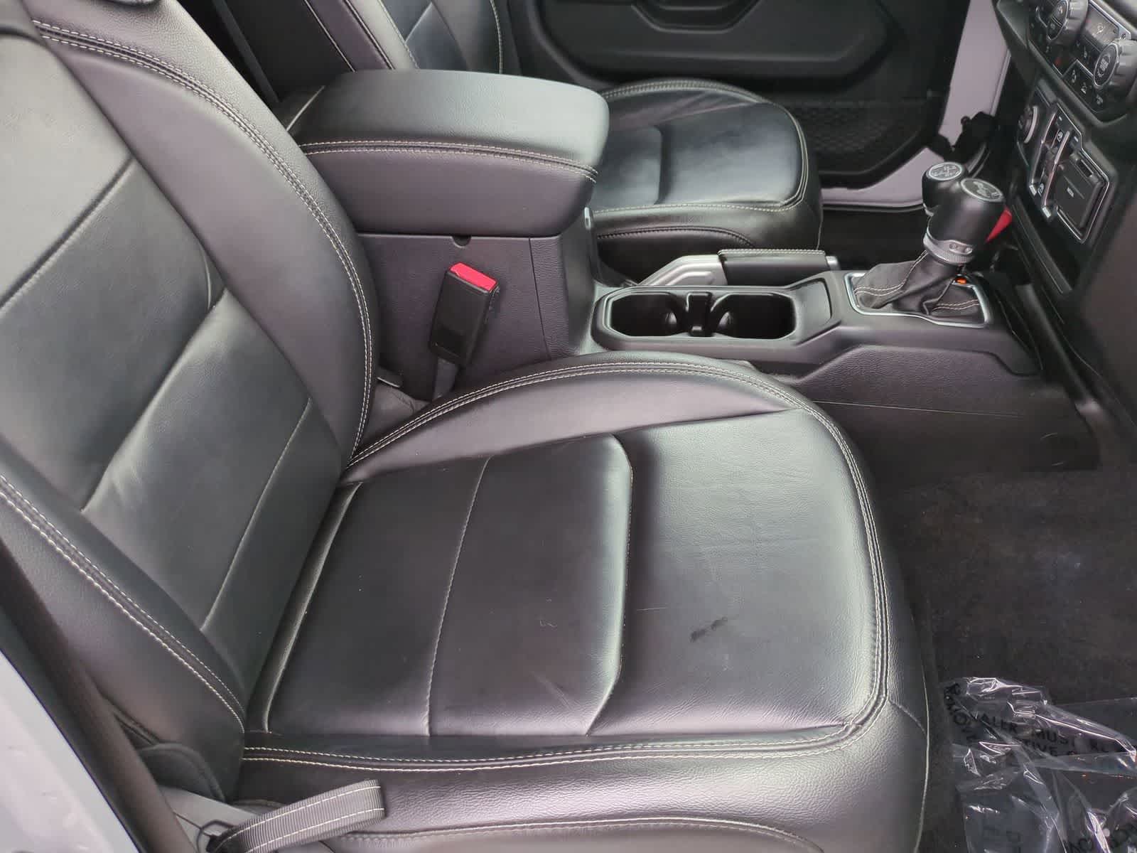 Thumbnail: 2021 Jeep Wrangler - 22