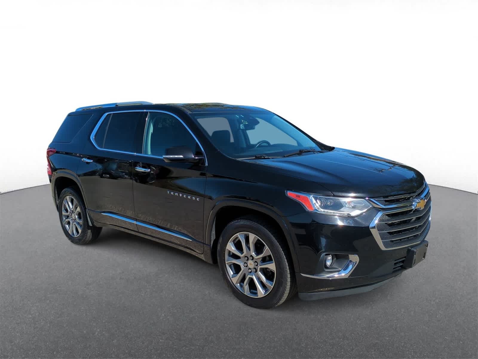 2019 Chevrolet Traverse Premier photo 2