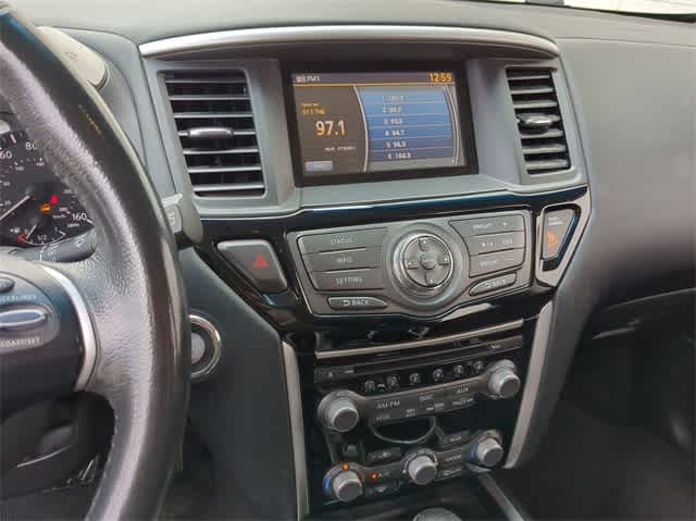 2015 Nissan Pathfinder SV 28