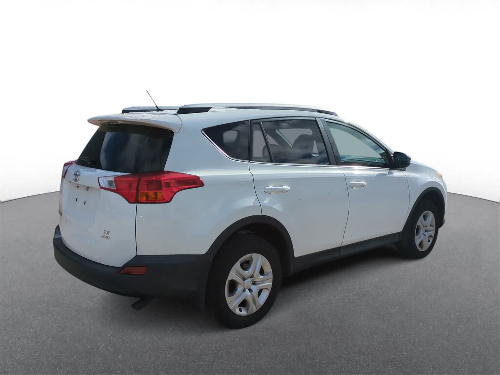 Thumbnail: 2015 Toyota RAV4 - 8