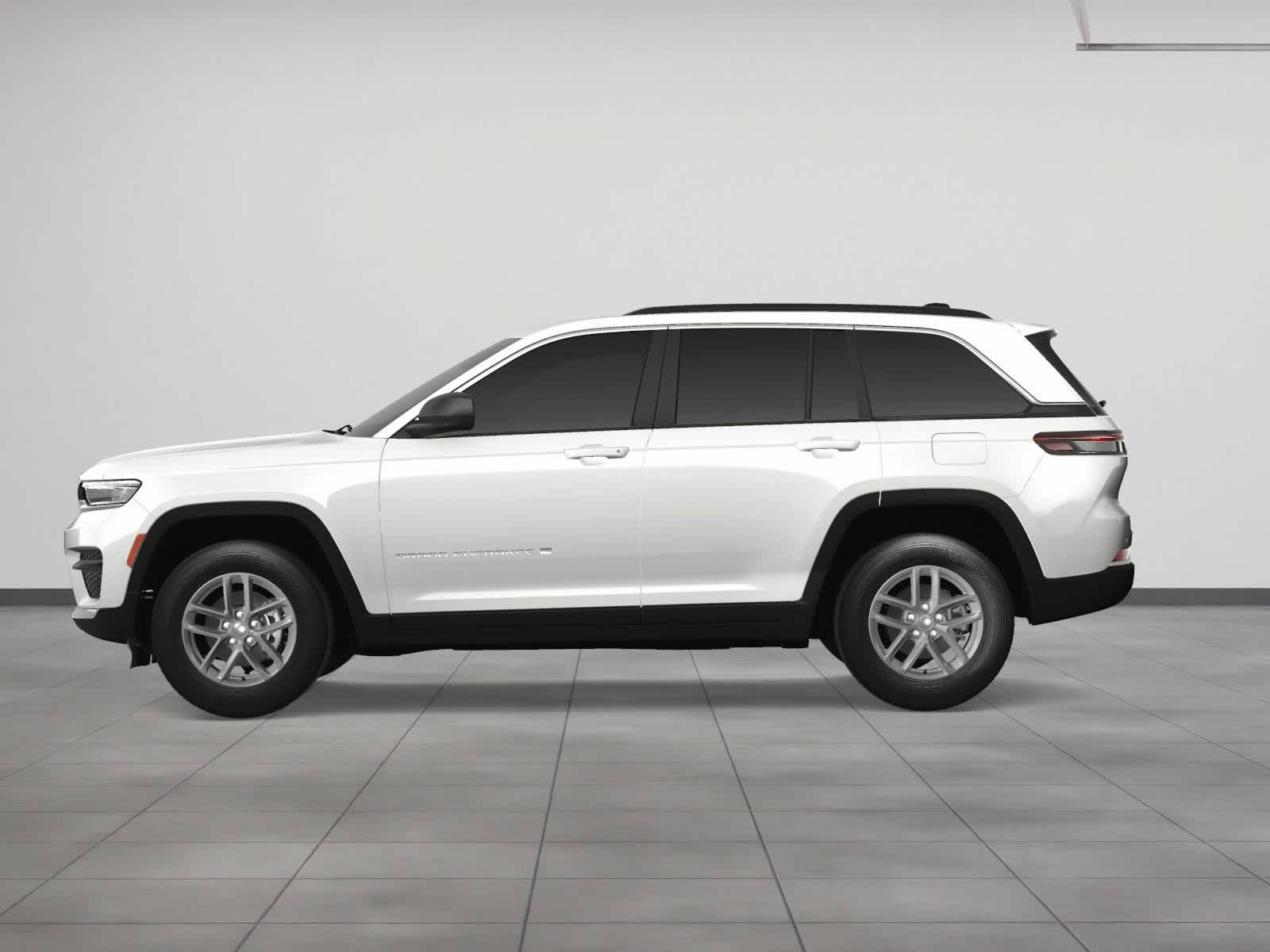 2025 Jeep Grand Cherokee Laredo 2