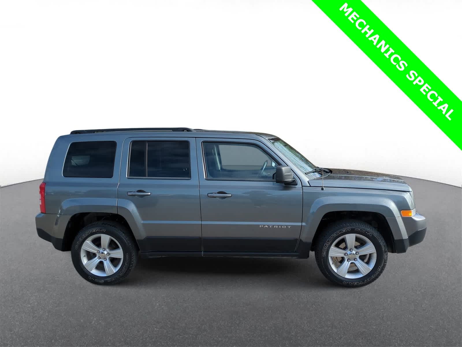 Thumbnail: 2012 Jeep Patriot - 9
