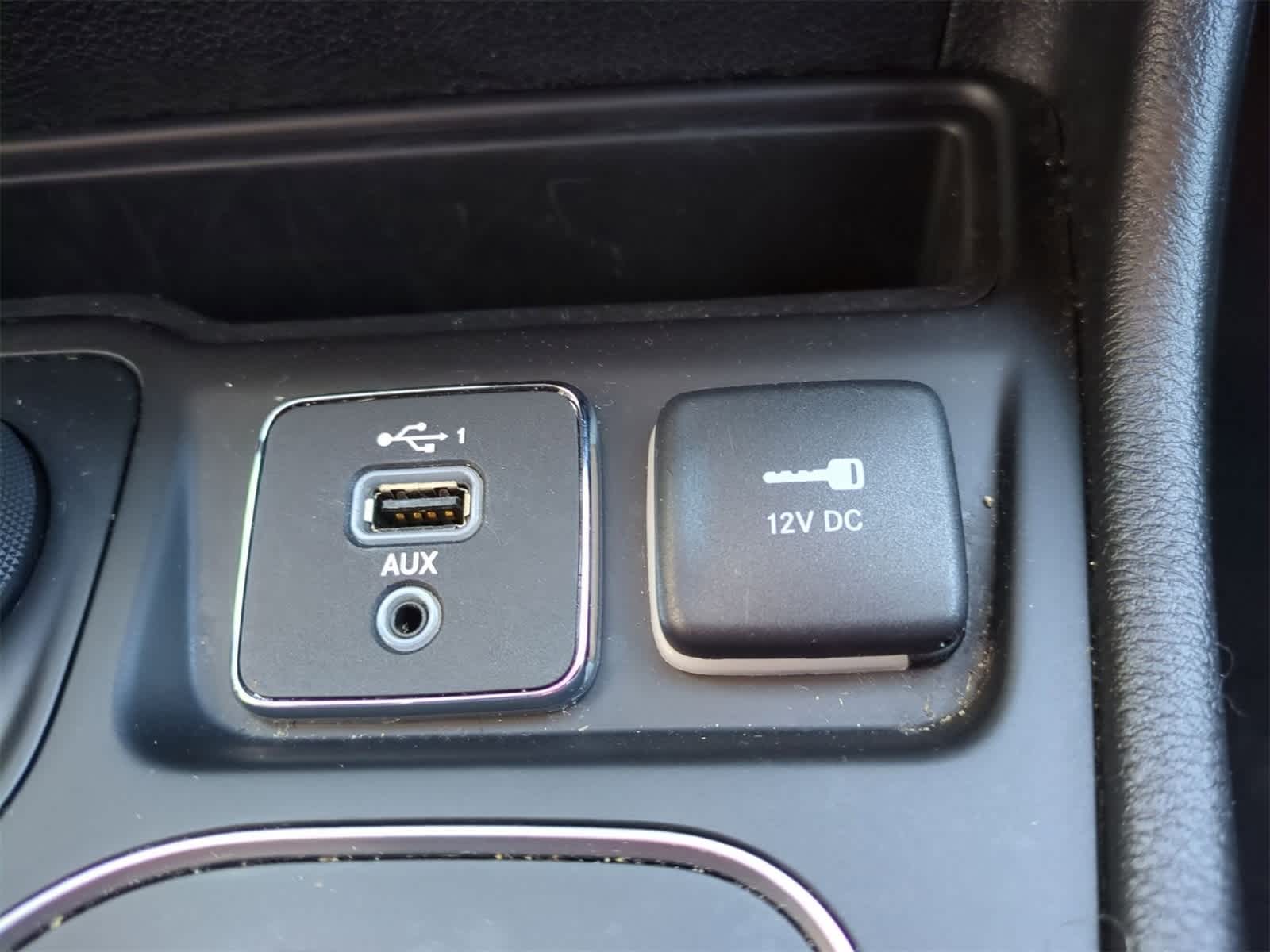 Thumbnail: 2021 Jeep Cherokee - 30