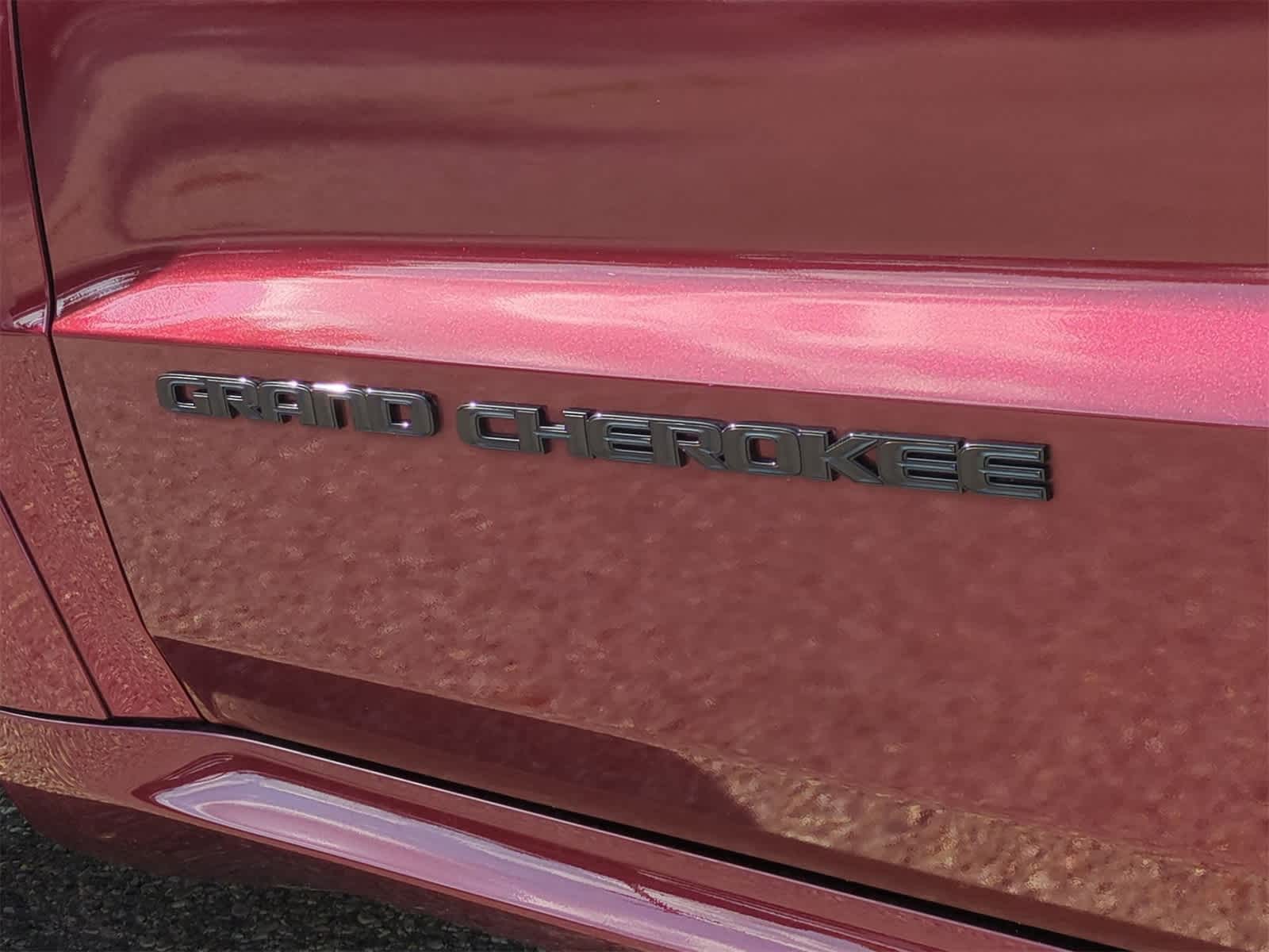 Thumbnail: 2021 Jeep Grand Cherokee - 12