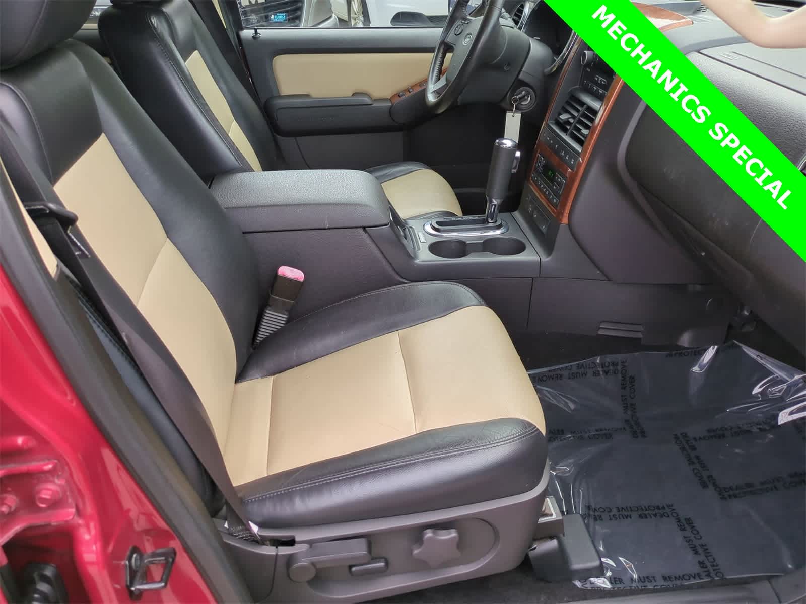 Thumbnail: 2010 Ford Explorer - 20