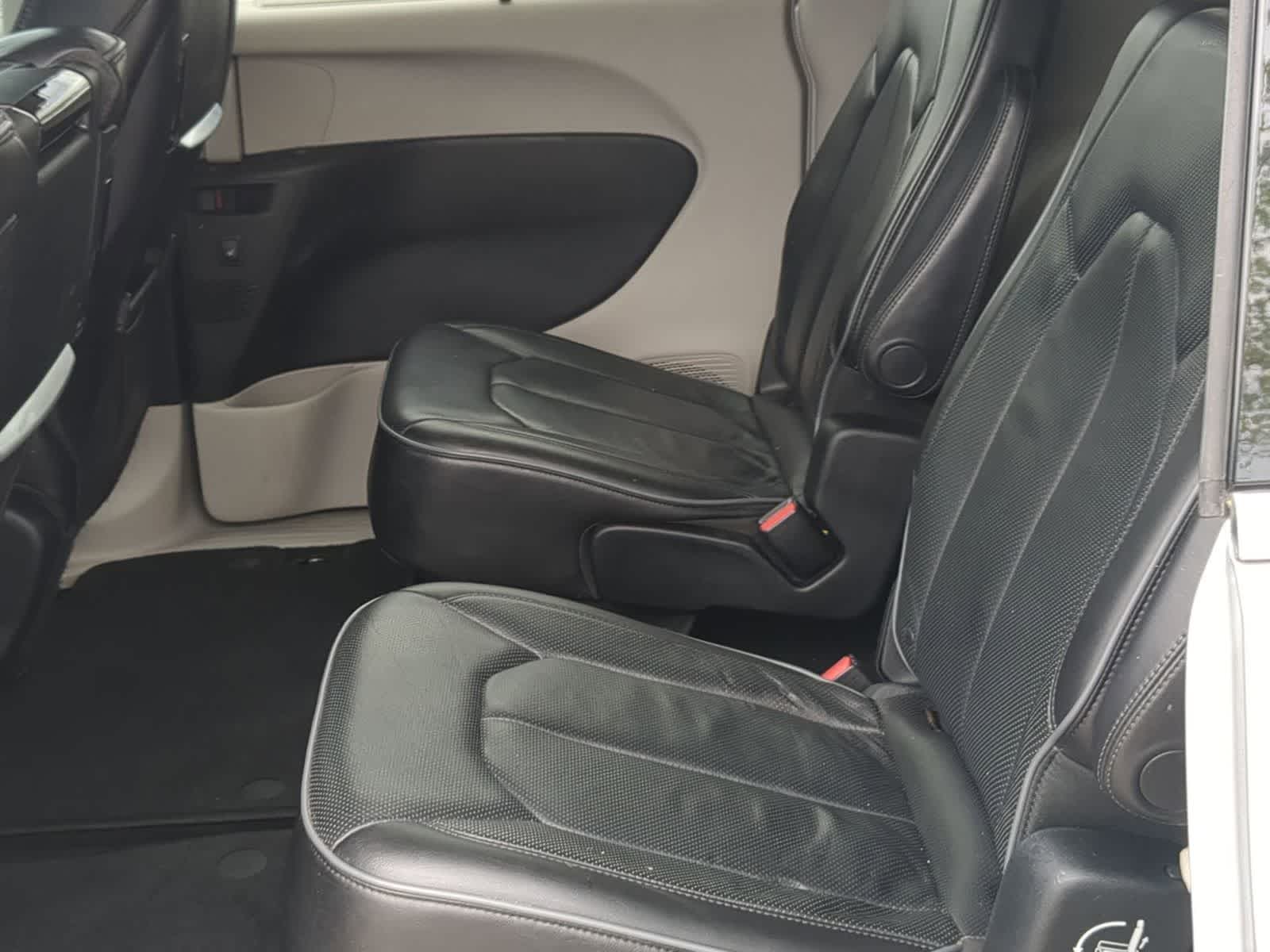 Thumbnail: 2018 Chrysler Pacifica - 19