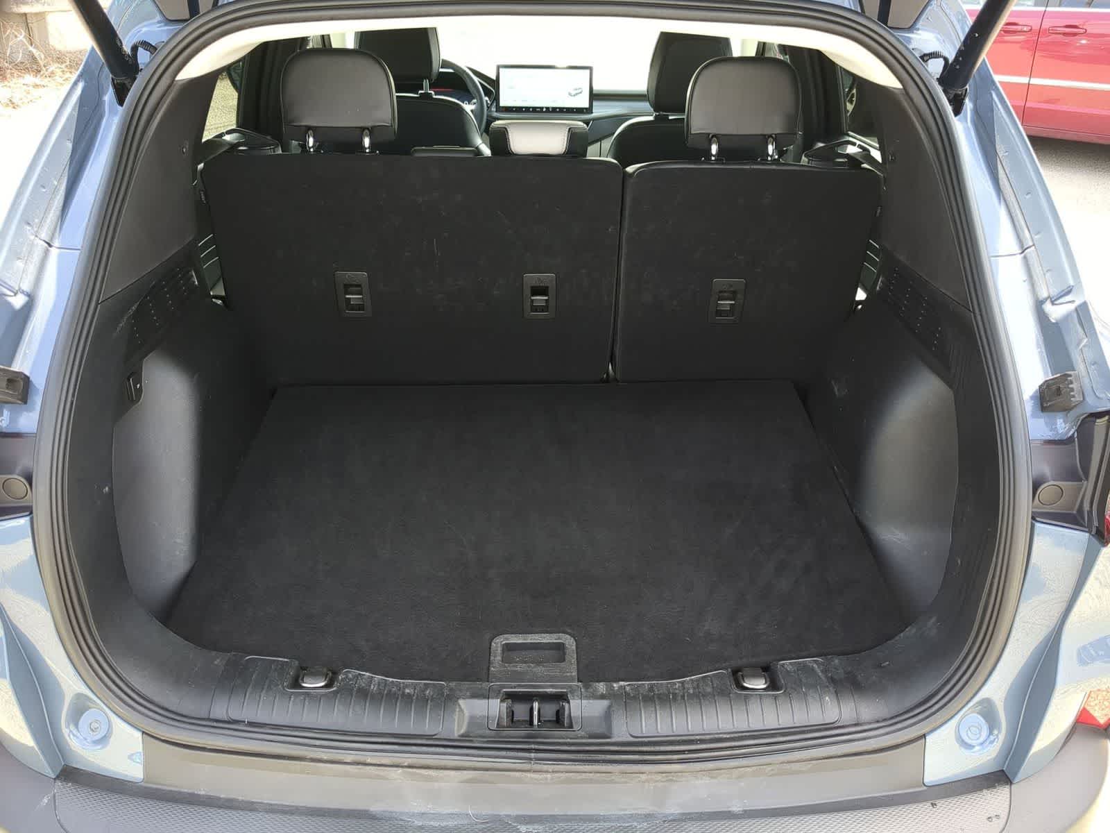 Thumbnail: 2023 Ford Escape - 32