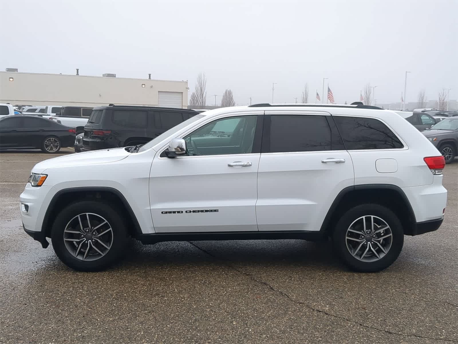 Thumbnail: 2019 Jeep Grand Cherokee - 11