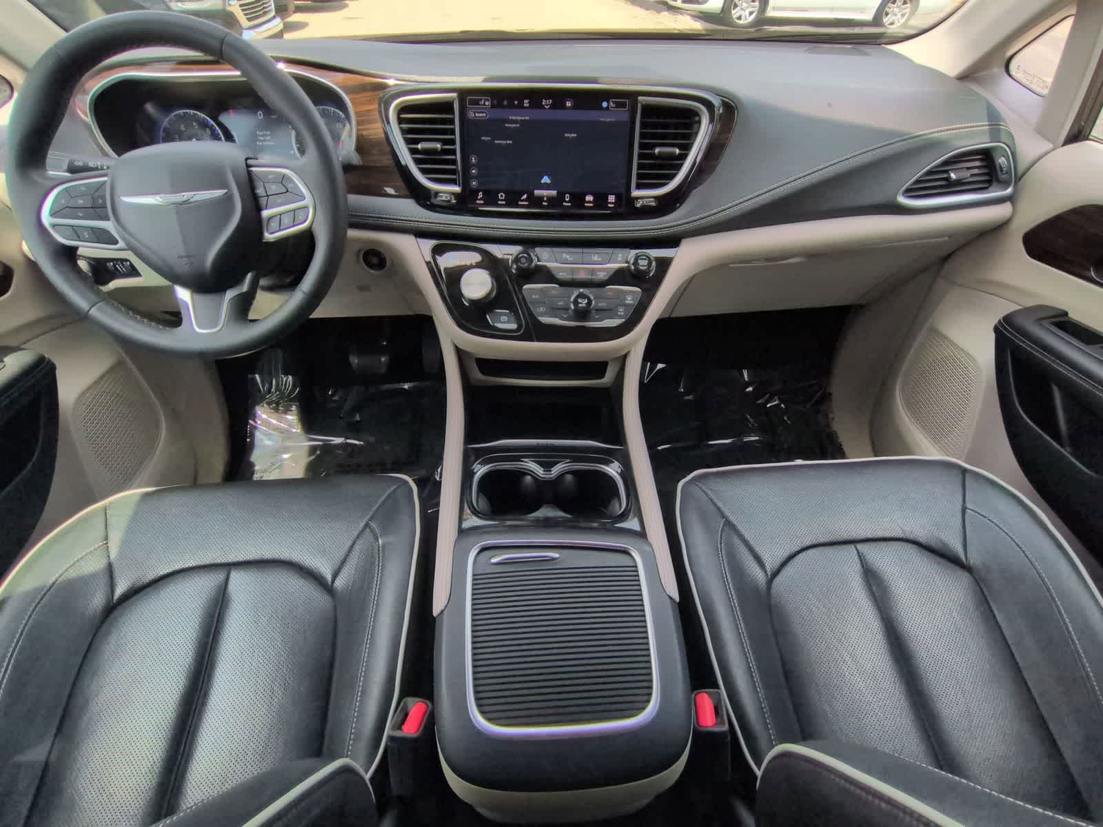 Thumbnail: 2023 Chrysler Pacifica - 16