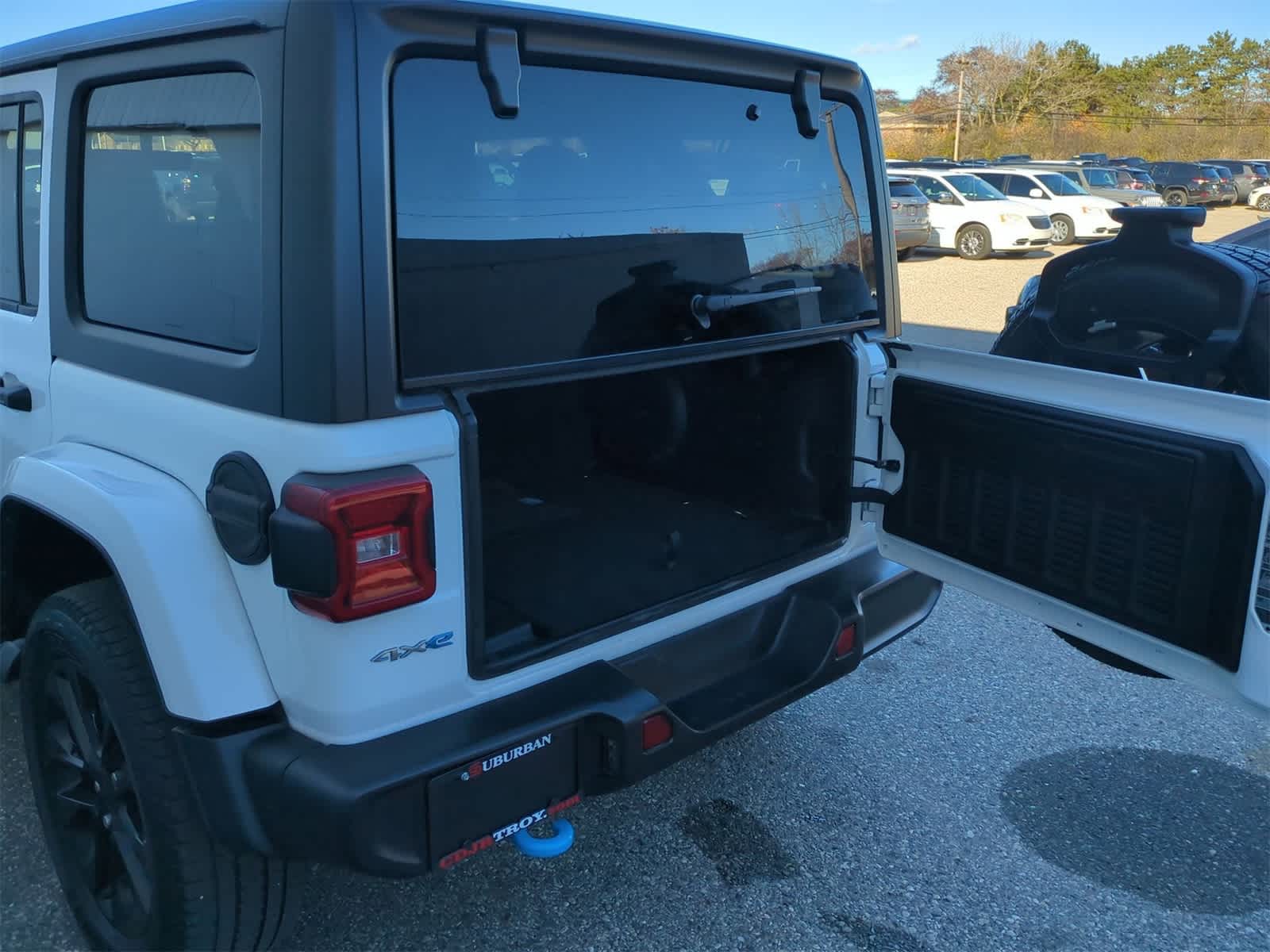 Thumbnail: 2023 Jeep Wrangler - 33