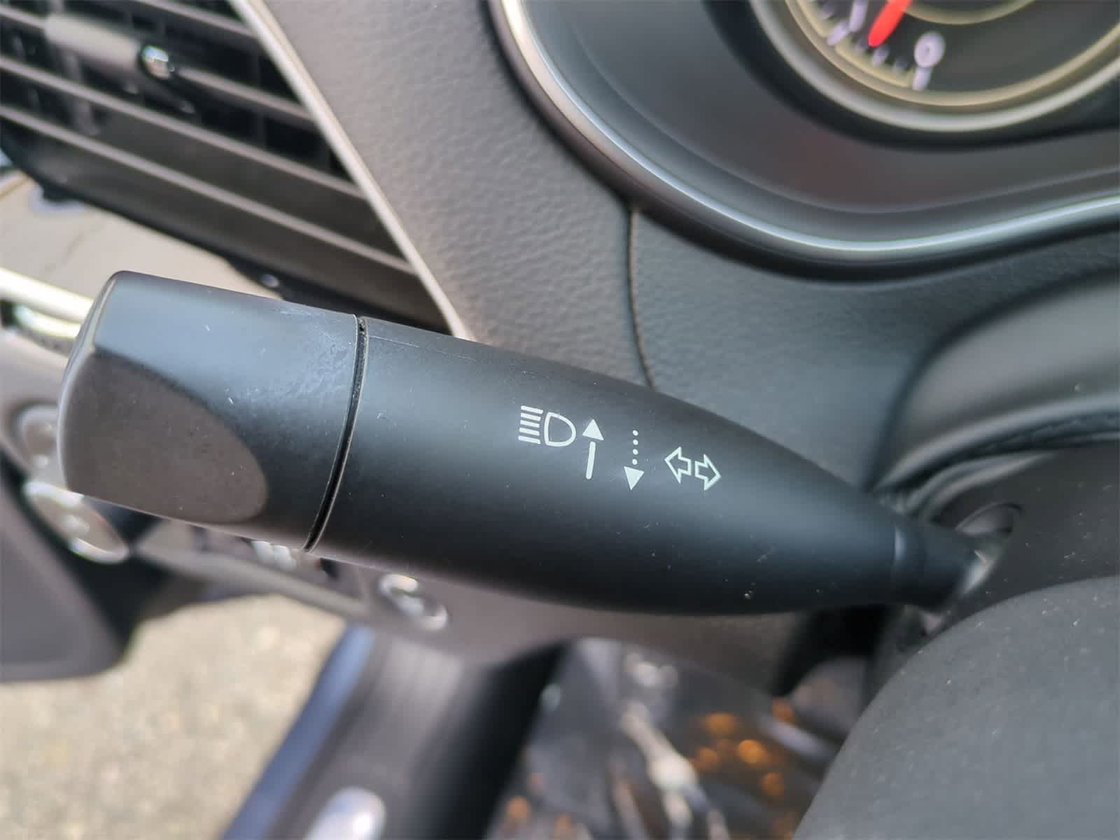 Thumbnail: 2019 Jeep Cherokee - 26