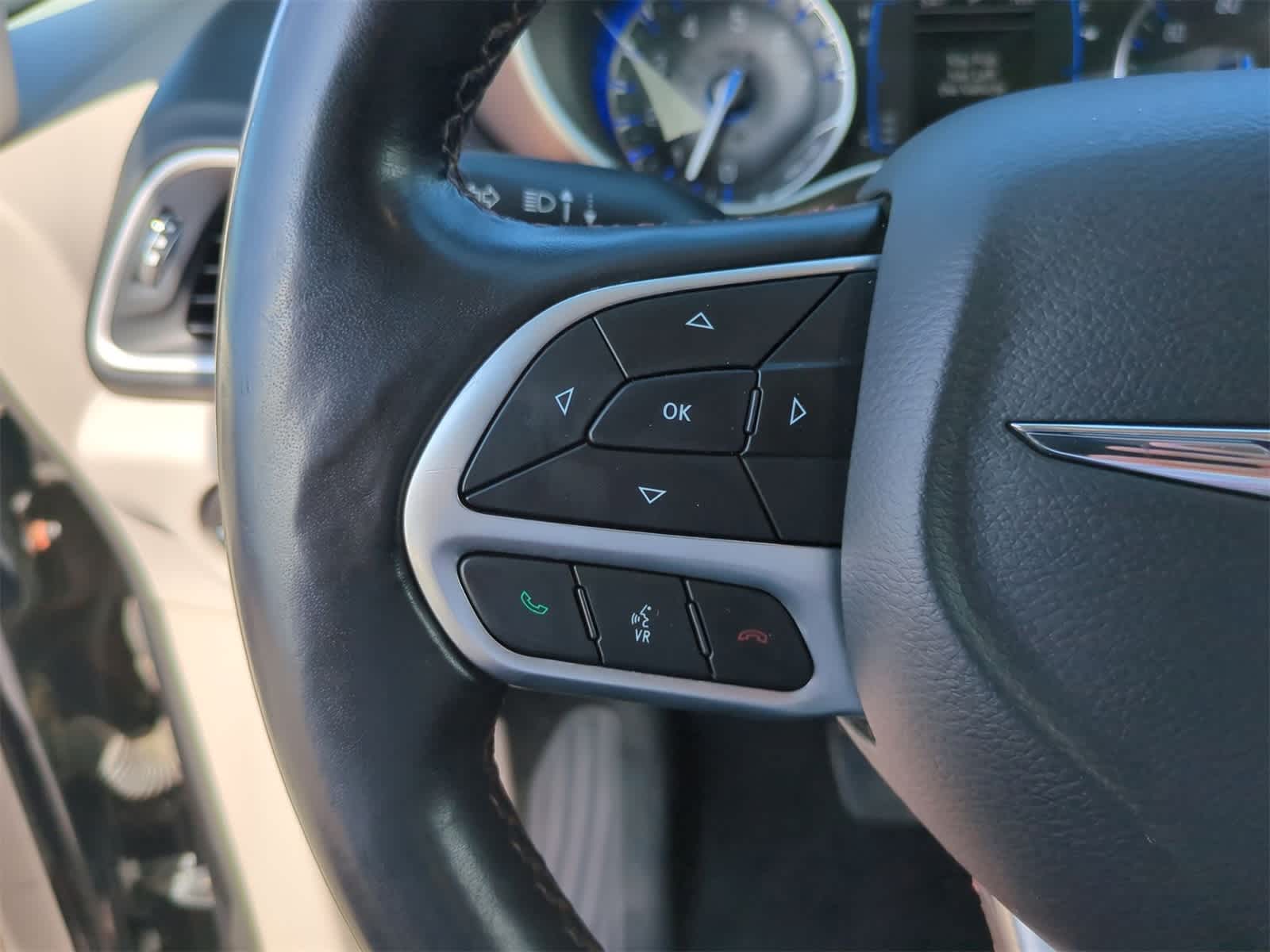 Thumbnail: 2019 Chrysler Pacifica - 24