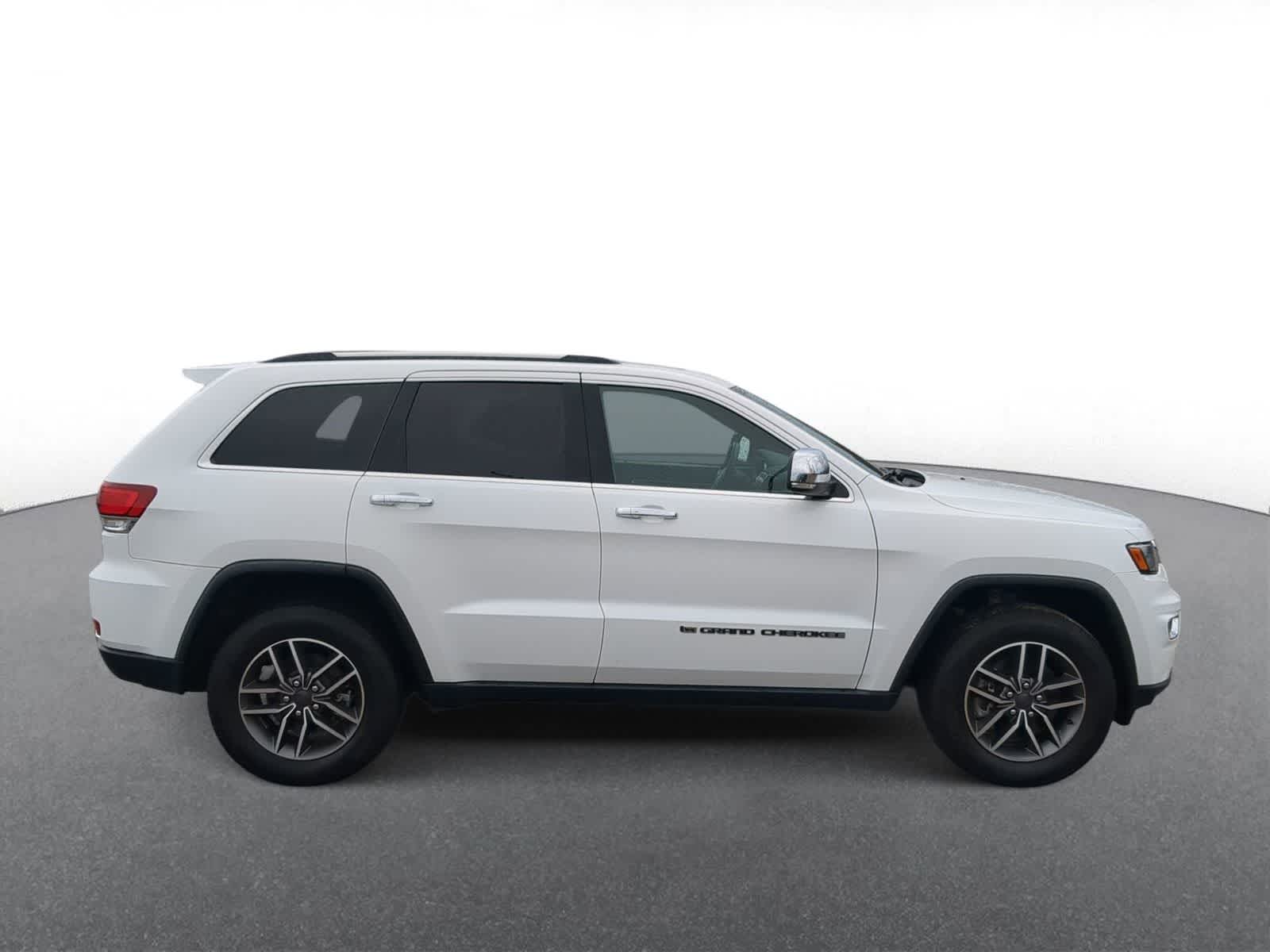 Thumbnail: 2022 Jeep Grand Cherokee - 9