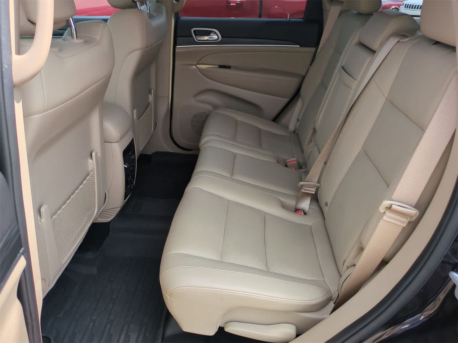 Thumbnail: 2021 Jeep Grand Cherokee - 17