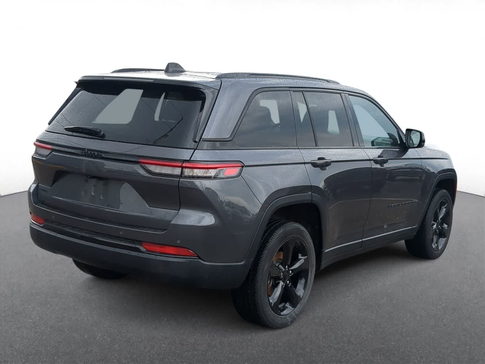 Thumbnail: 2022 Jeep Grand Cherokee - 8