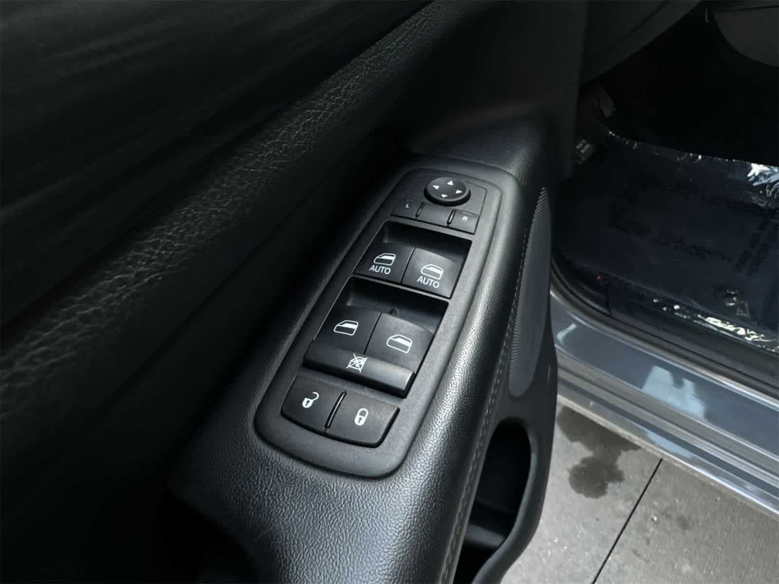 Thumbnail: 2022 Jeep Grand Cherokee - 18