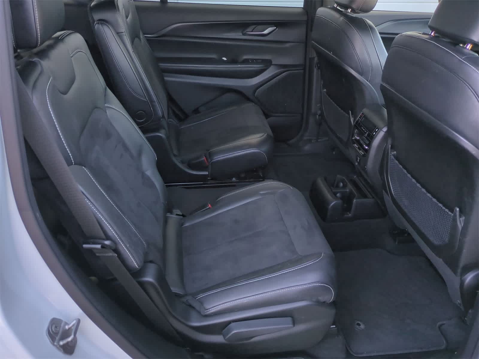 Thumbnail: 2023 Jeep Grand Cherokee L - 20