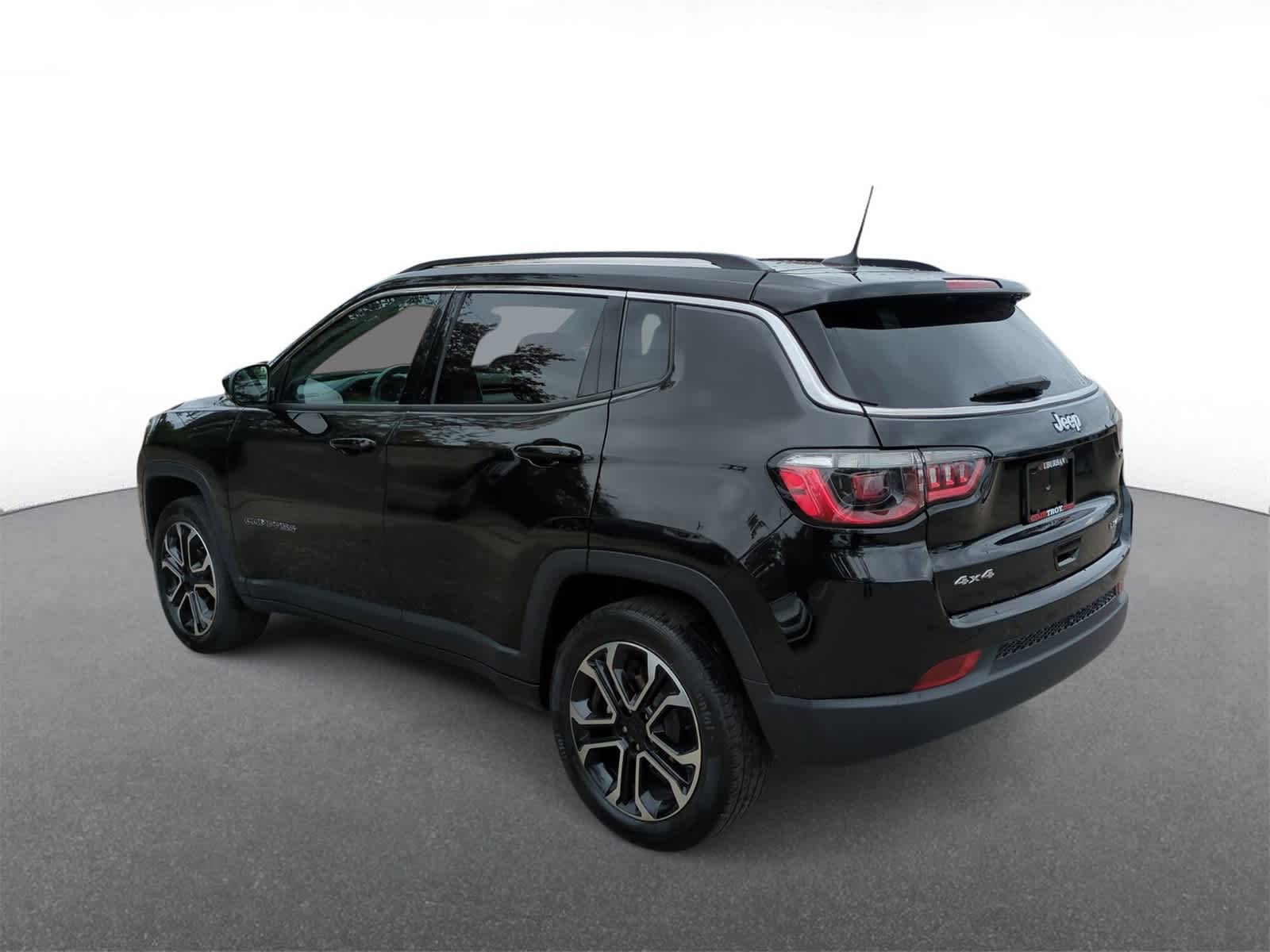 Thumbnail: 2022 Jeep Compass - 6