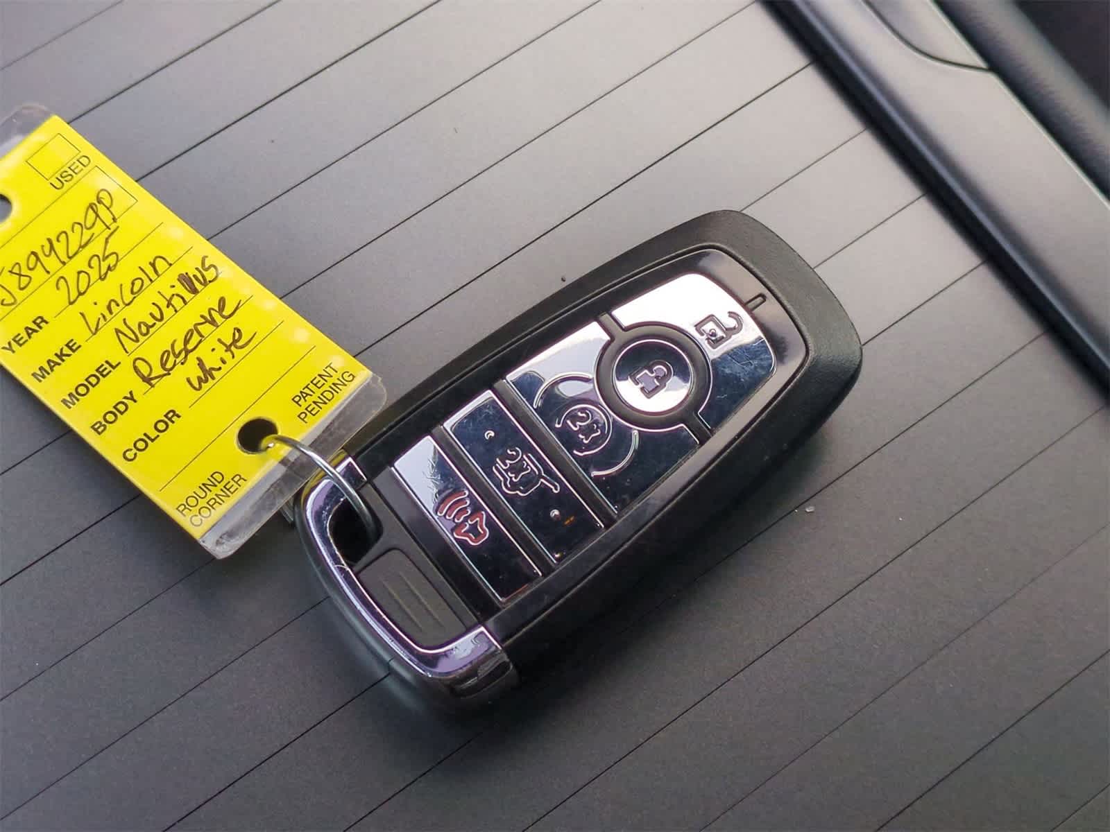 Thumbnail: 2025 Lincoln Nautilus - 35