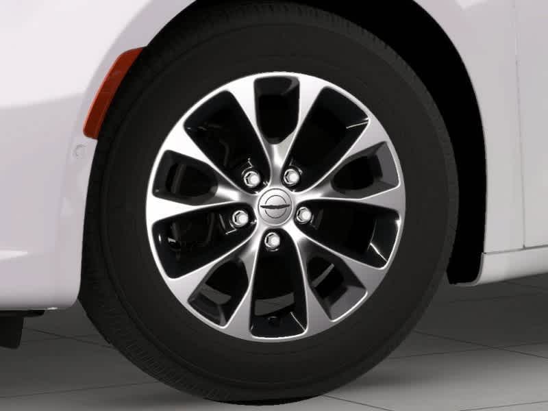 Thumbnail: 2026 Chrysler Pacifica - 10