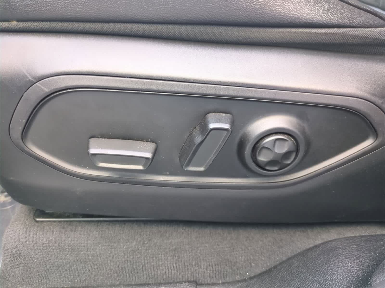 Thumbnail: 2023 Jeep Grand Cherokee L - 17