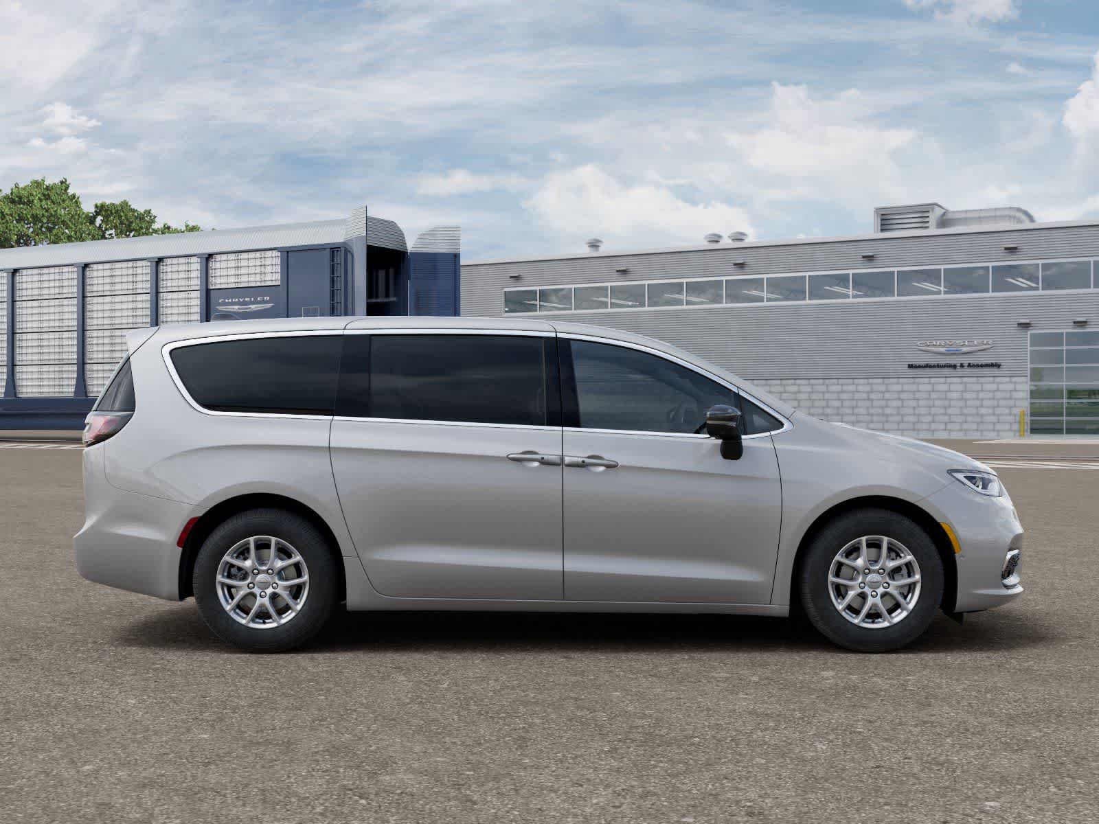 Thumbnail: 2026 Chrysler Pacifica - 21