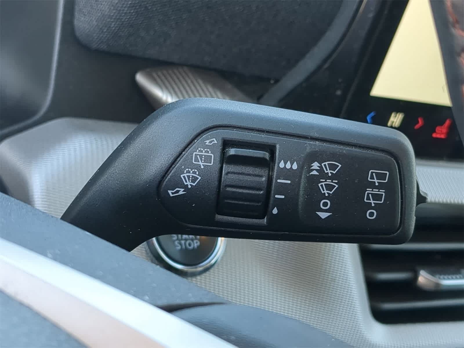 Thumbnail: 2025 Ford Explorer - 32