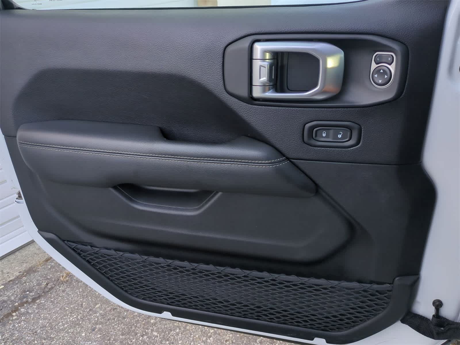 Thumbnail: 2020 Jeep Gladiator - 29