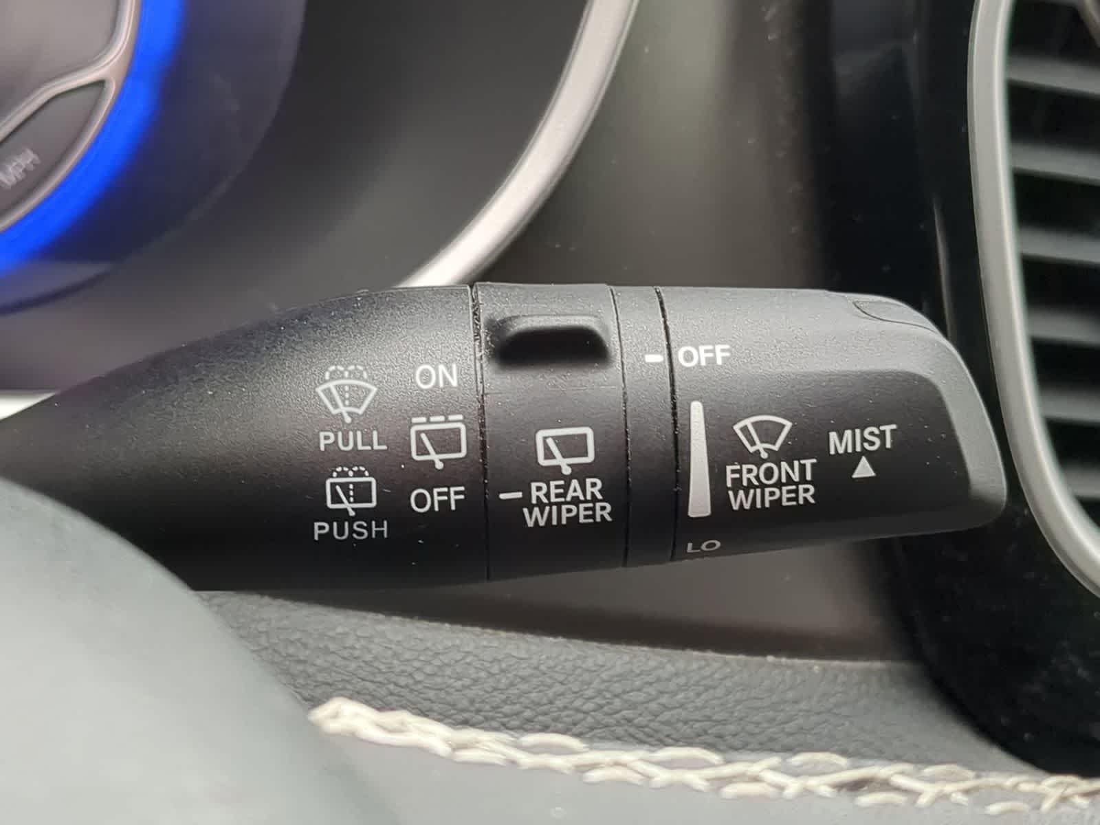 Thumbnail: 2023 Chrysler Pacifica - 25