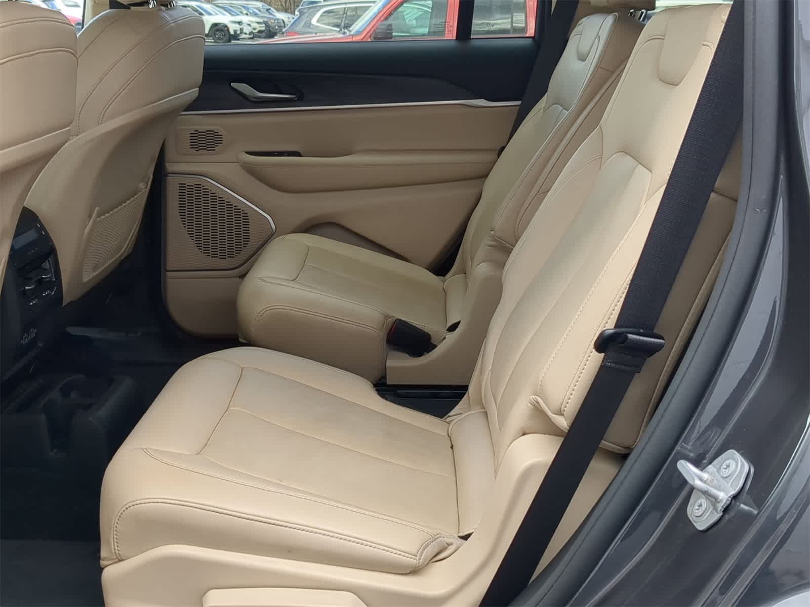 Thumbnail: 2022 Jeep Grand Cherokee L - 26