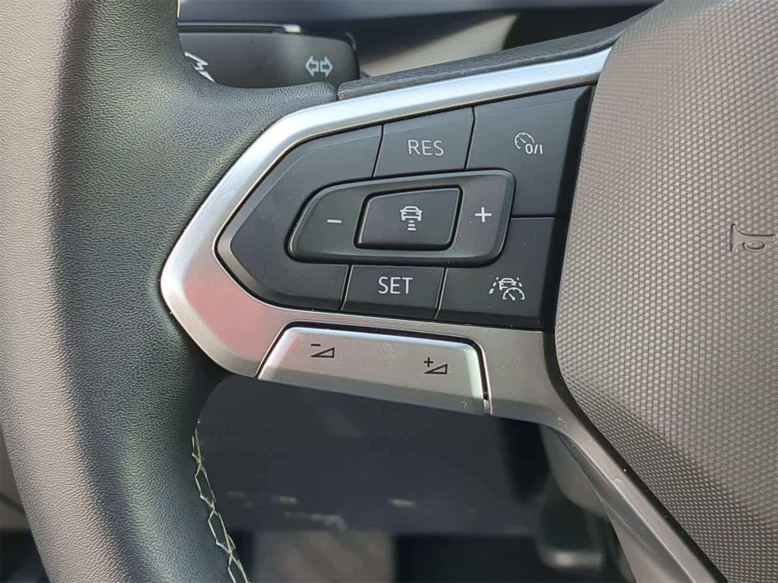 Thumbnail: 2022 Volkswagen Taos - 30