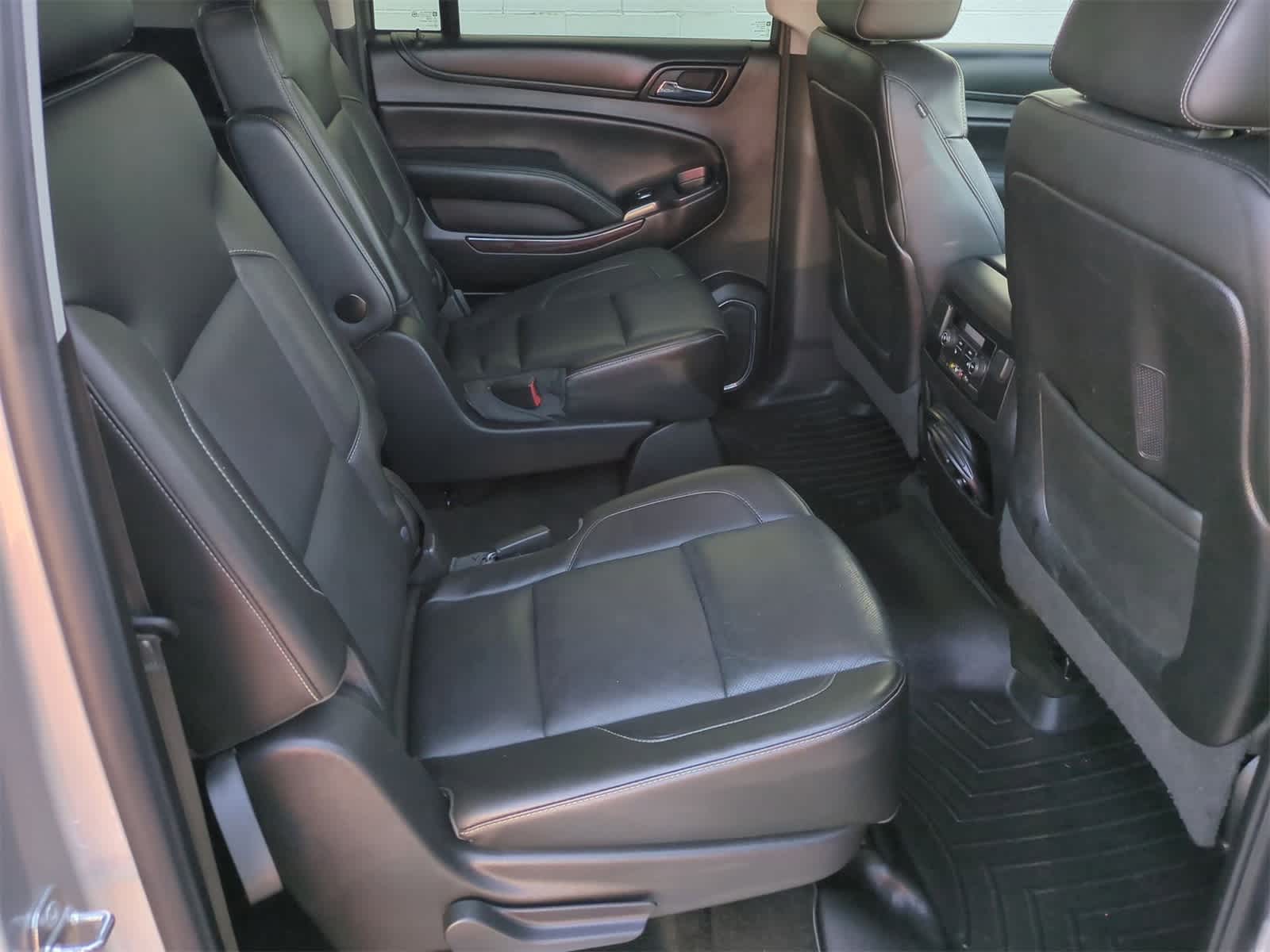 Thumbnail: 2016 GMC Yukon XL - 21