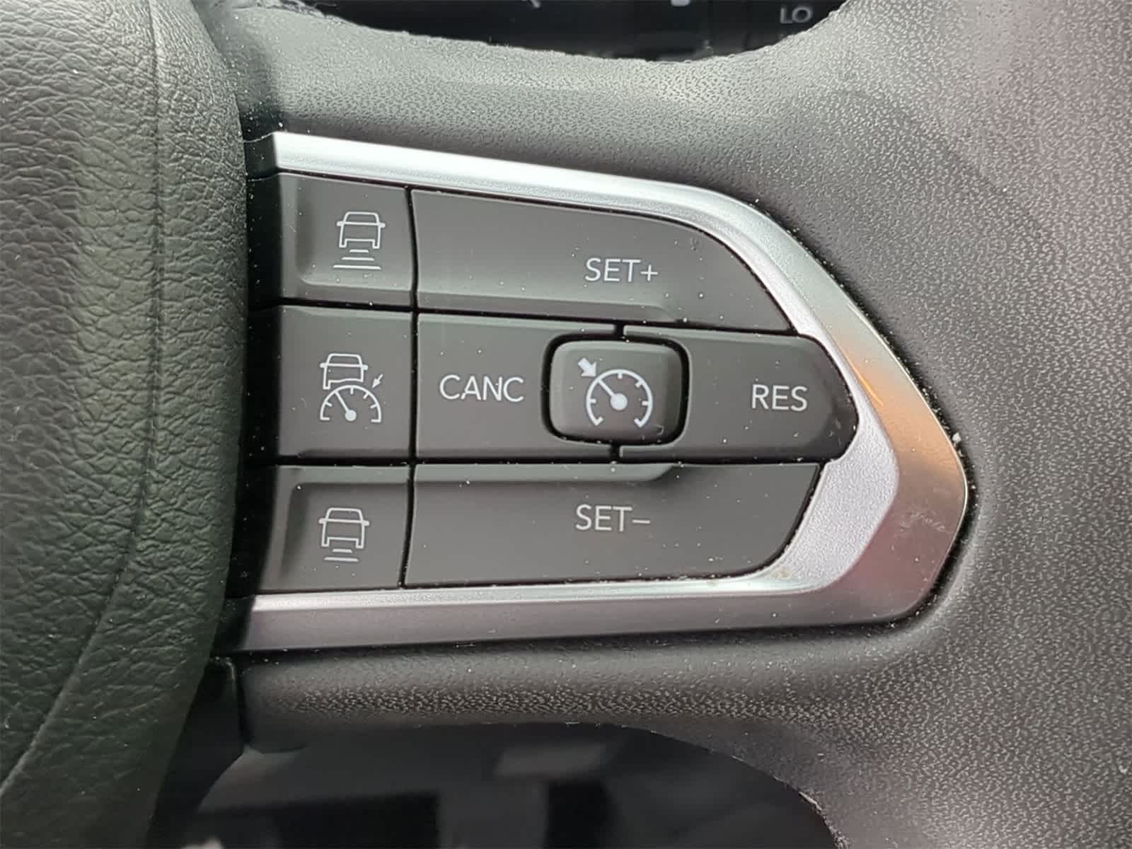 Thumbnail: 2023 Jeep Compass - 31