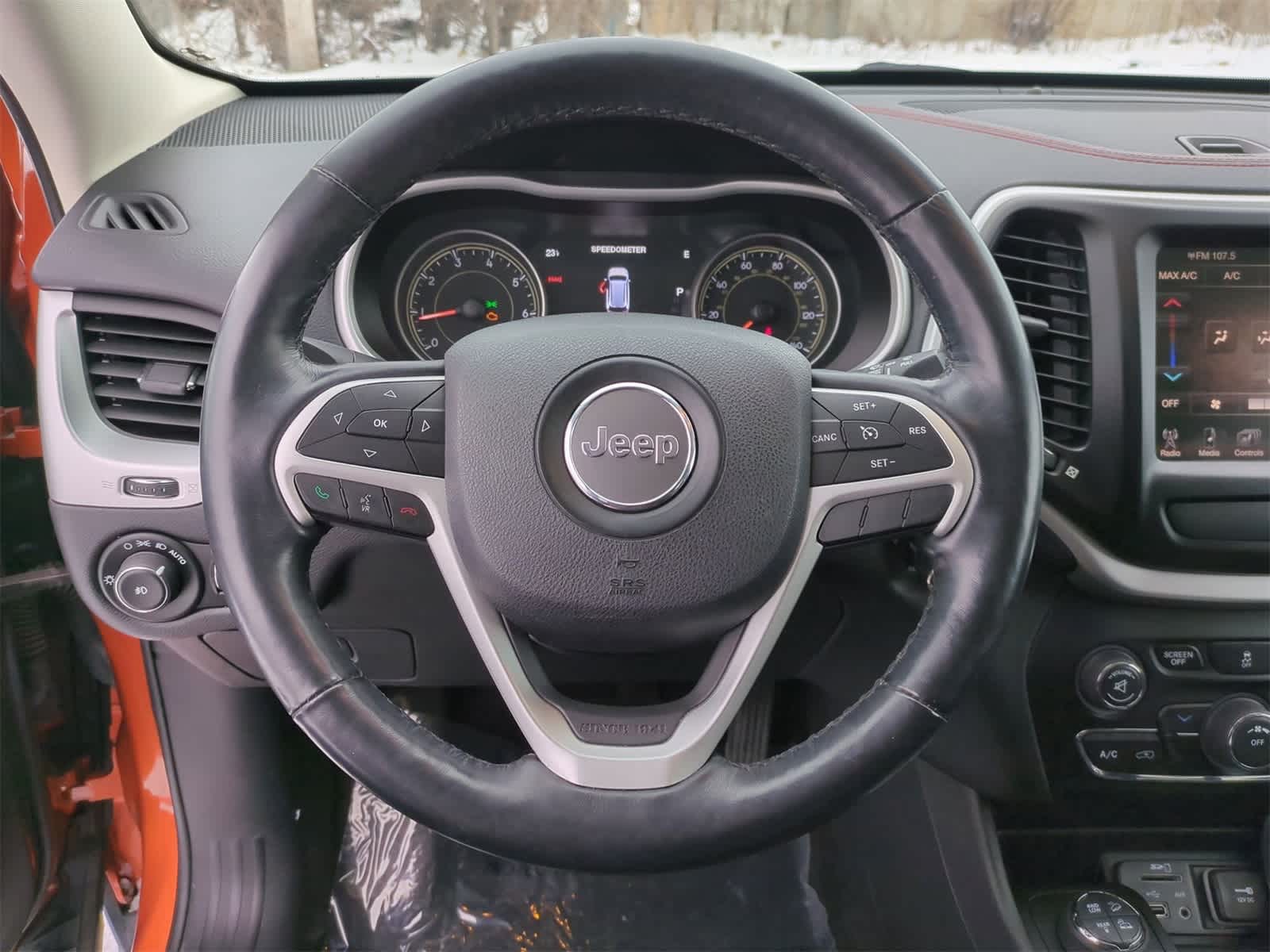 Thumbnail: 2015 Jeep Cherokee - 22