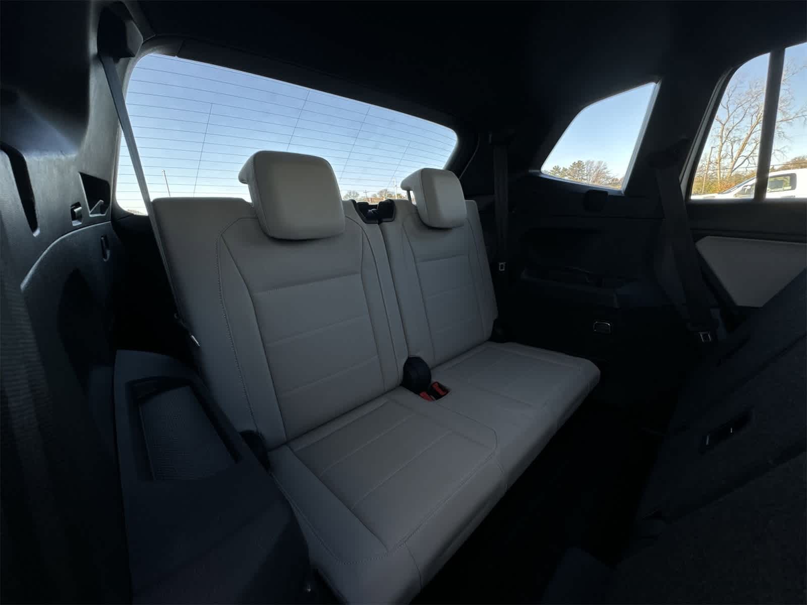 Thumbnail: 2019 Volkswagen Tiguan - 23