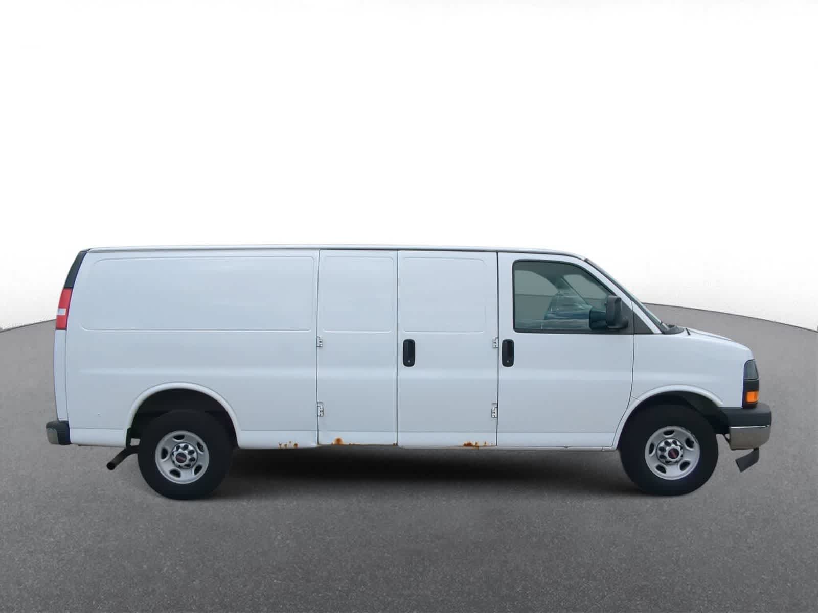 Thumbnail: 2017 GMC Savana - 9
