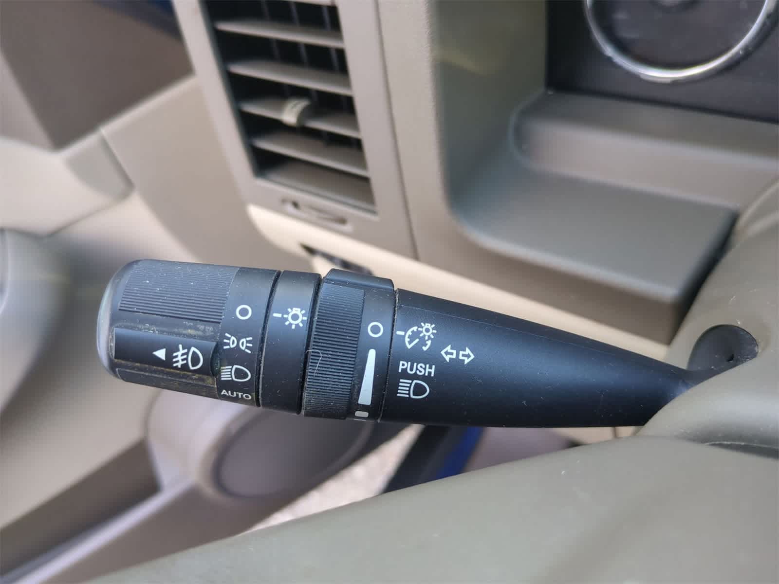 Thumbnail: 2010 Jeep Liberty - 27
