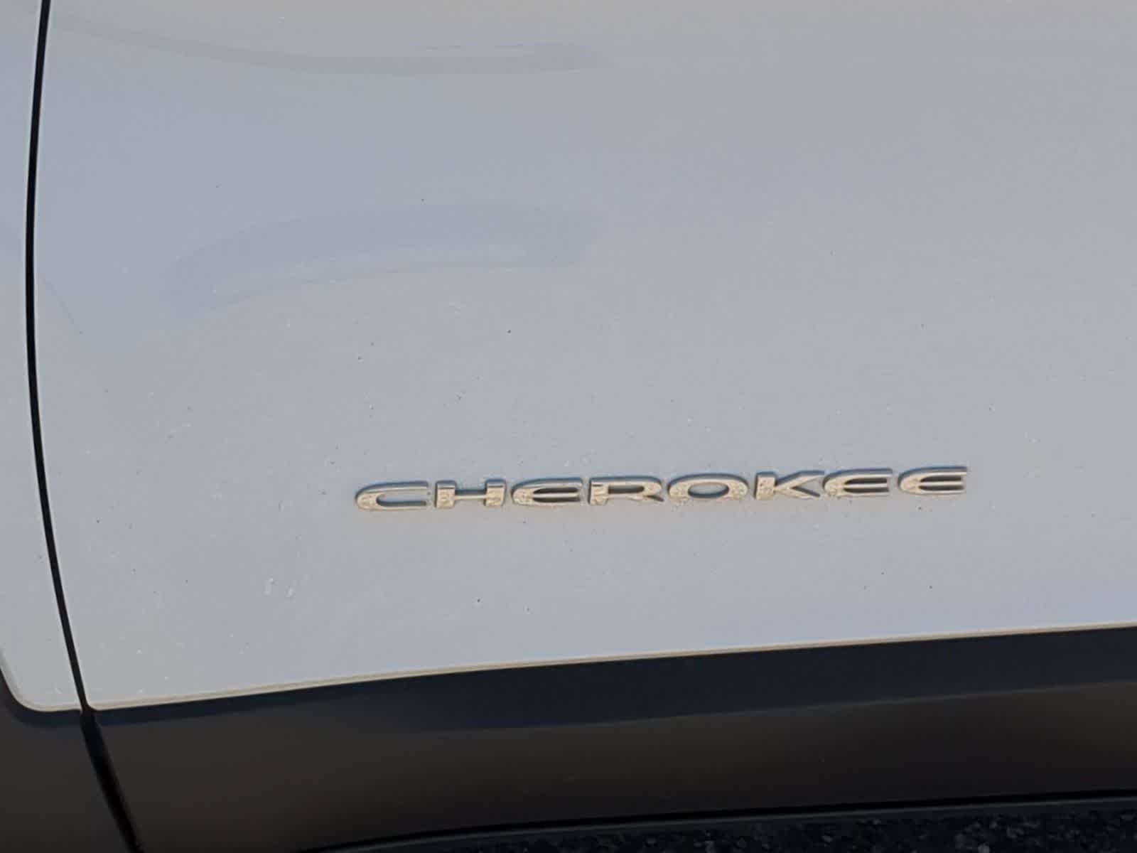 Thumbnail: 2020 Jeep Cherokee - 13
