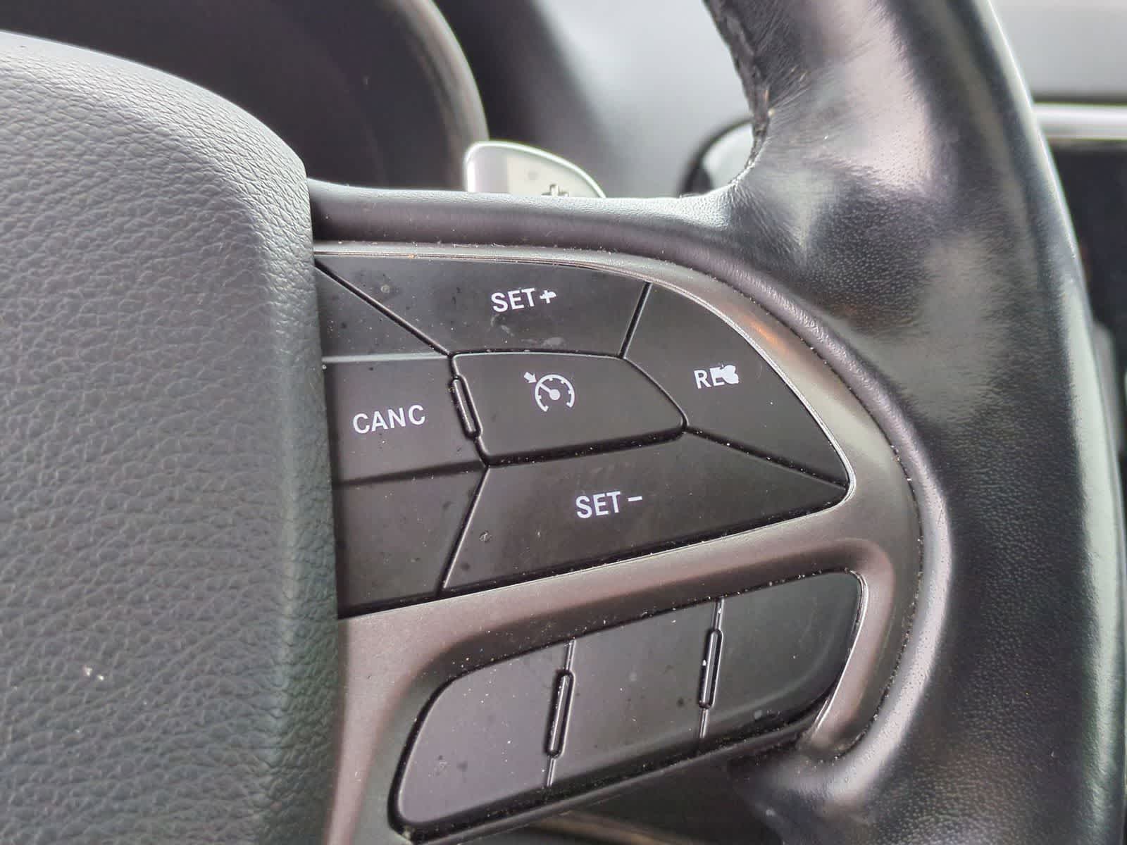Thumbnail: 2020 Jeep Grand Cherokee - 25