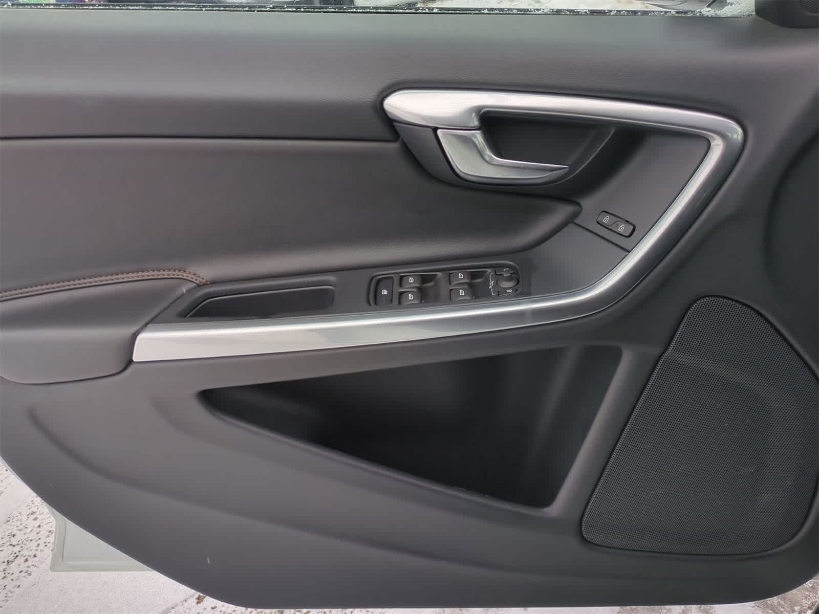 Thumbnail: 2017 Volvo S60 - 31