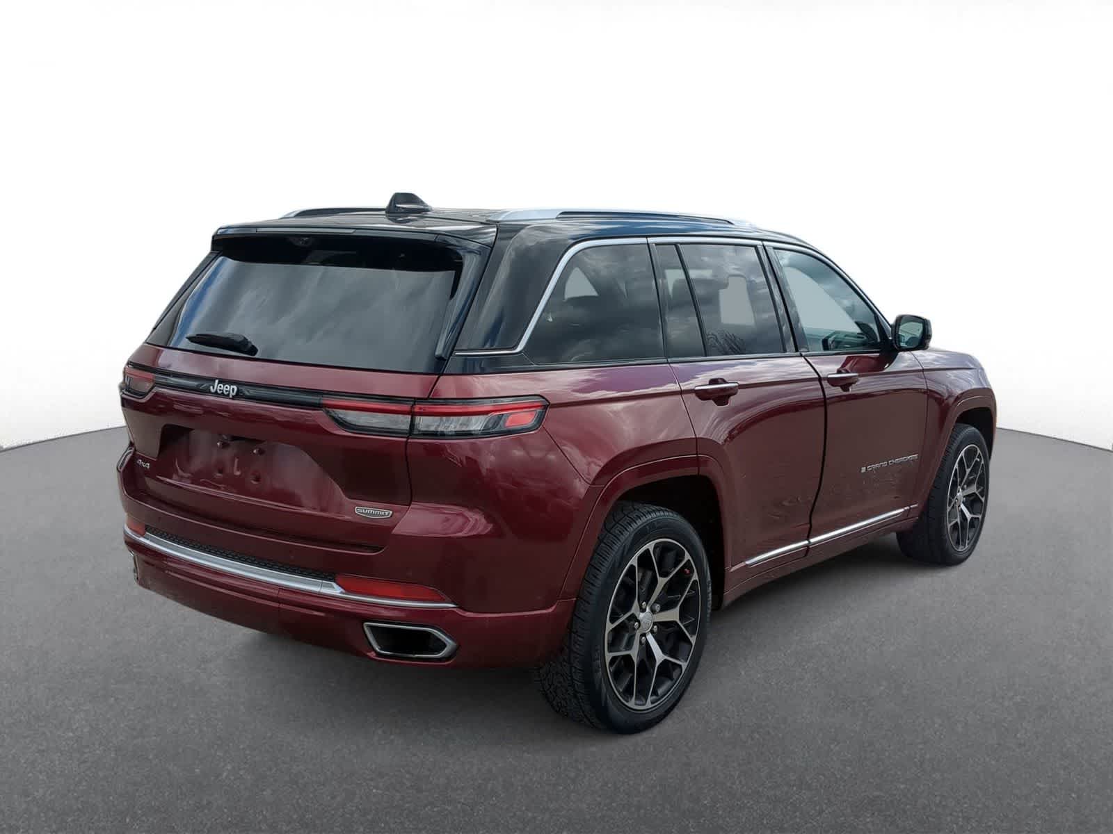 Thumbnail: 2022 Jeep Grand Cherokee - 8