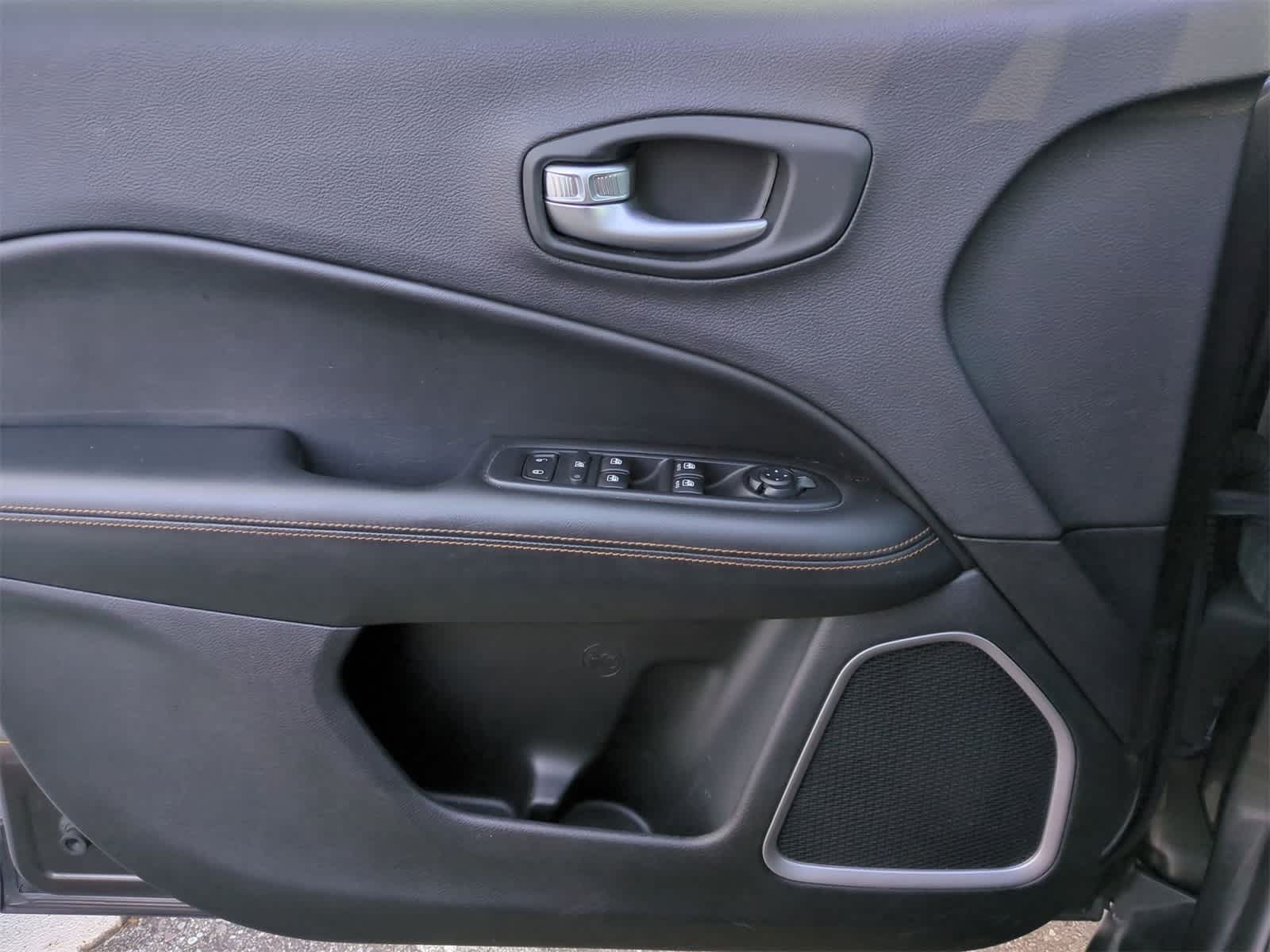 Thumbnail: 2018 Jeep Compass - 31