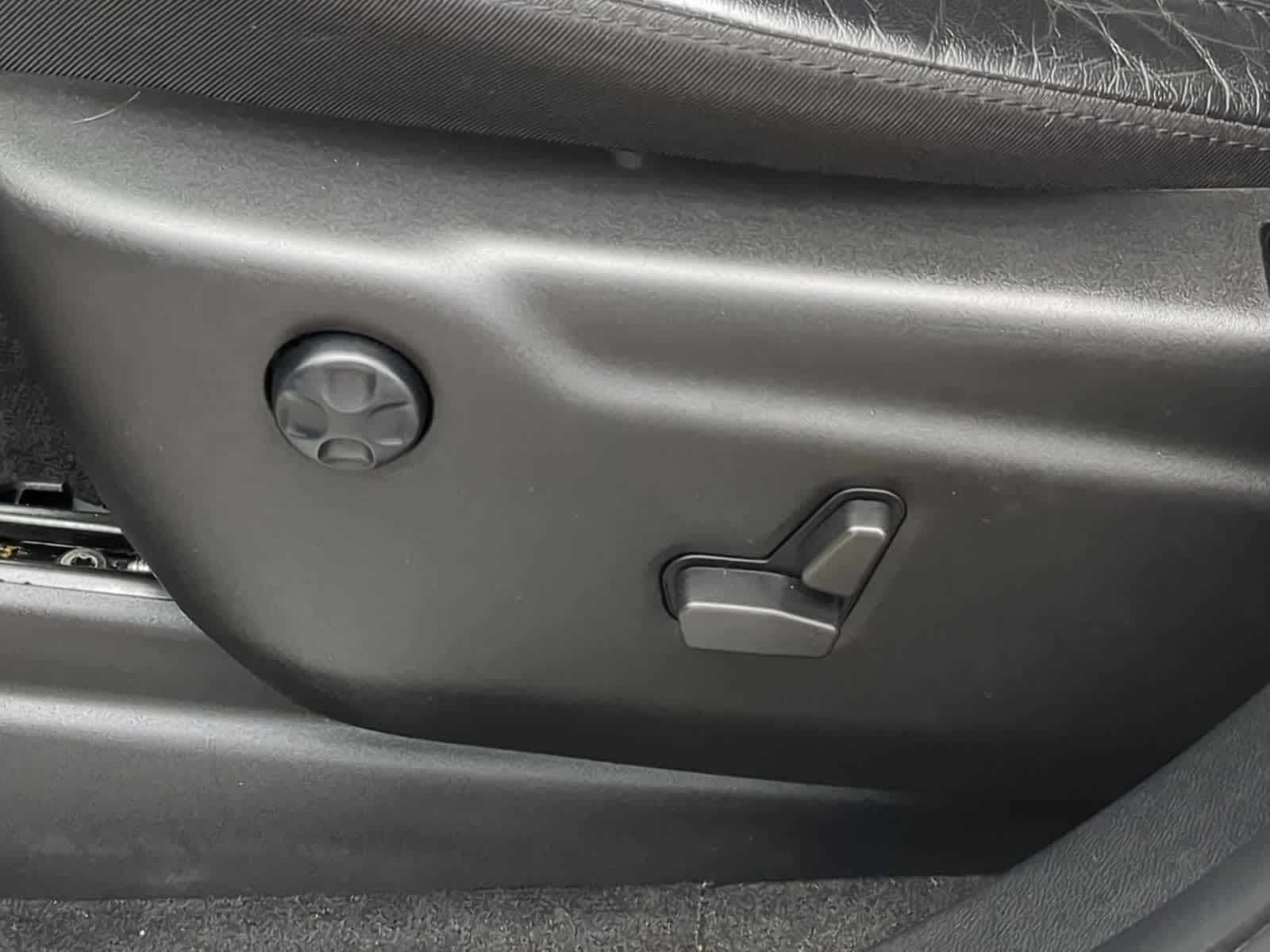 Thumbnail: 2022 Jeep Grand Cherokee - 17