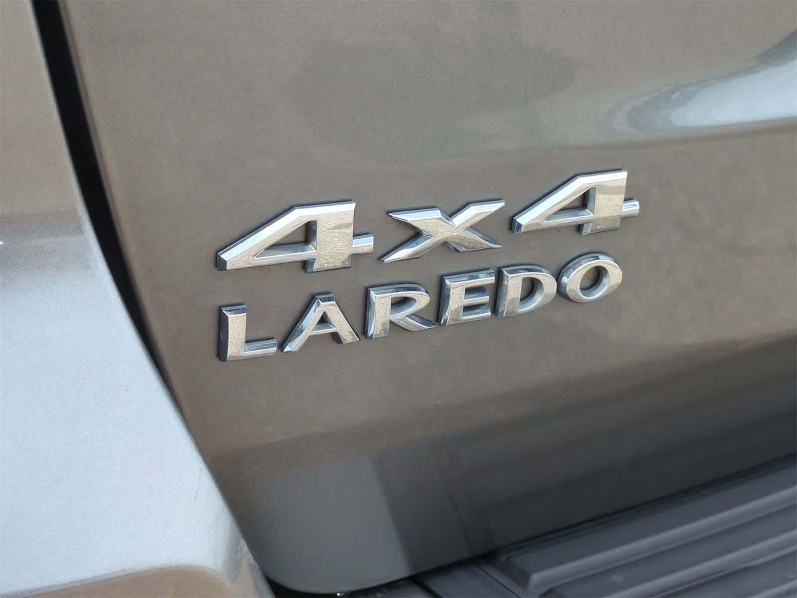 Thumbnail: 2013 Jeep Grand Cherokee - 12