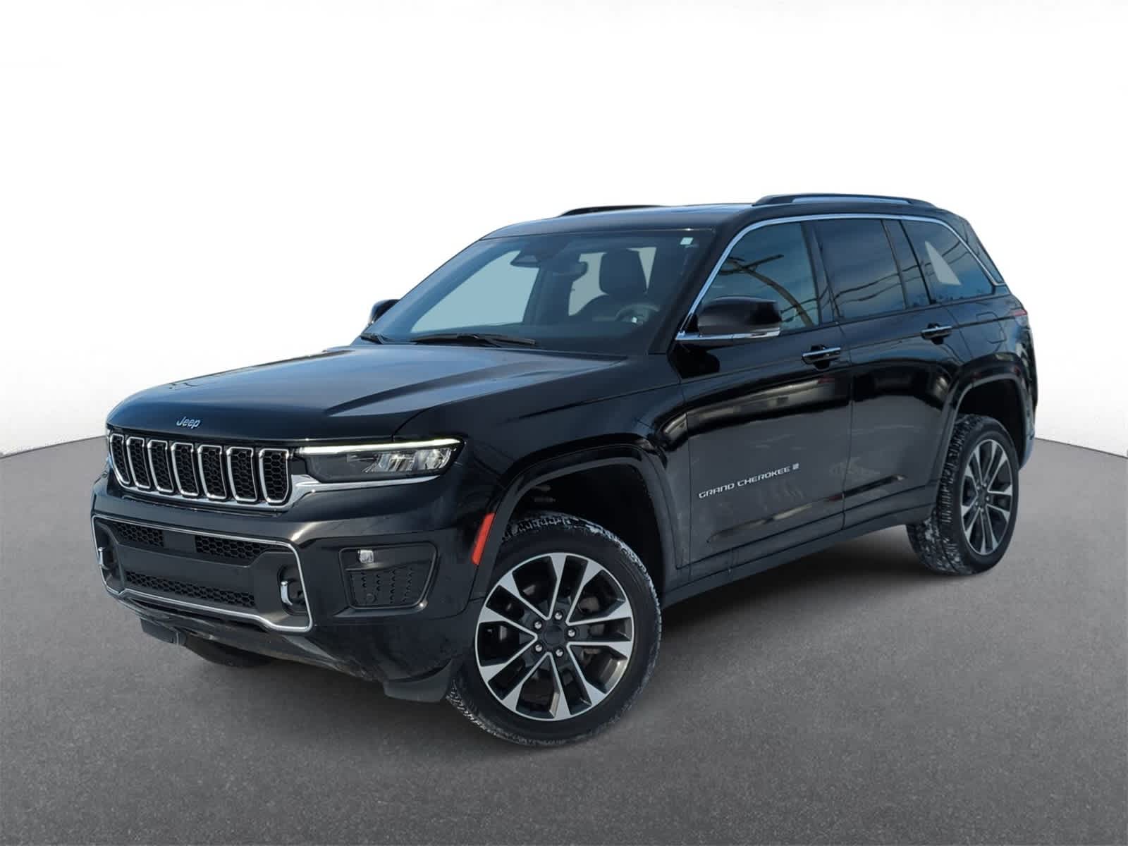 2023 Jeep Grand Cherokee Overland's photo