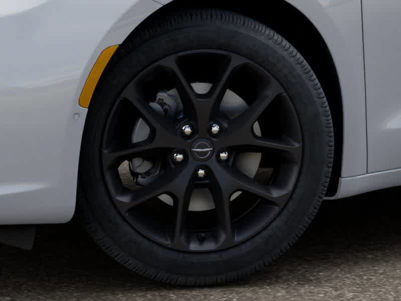 Thumbnail: 2026 Chrysler Pacifica - 8